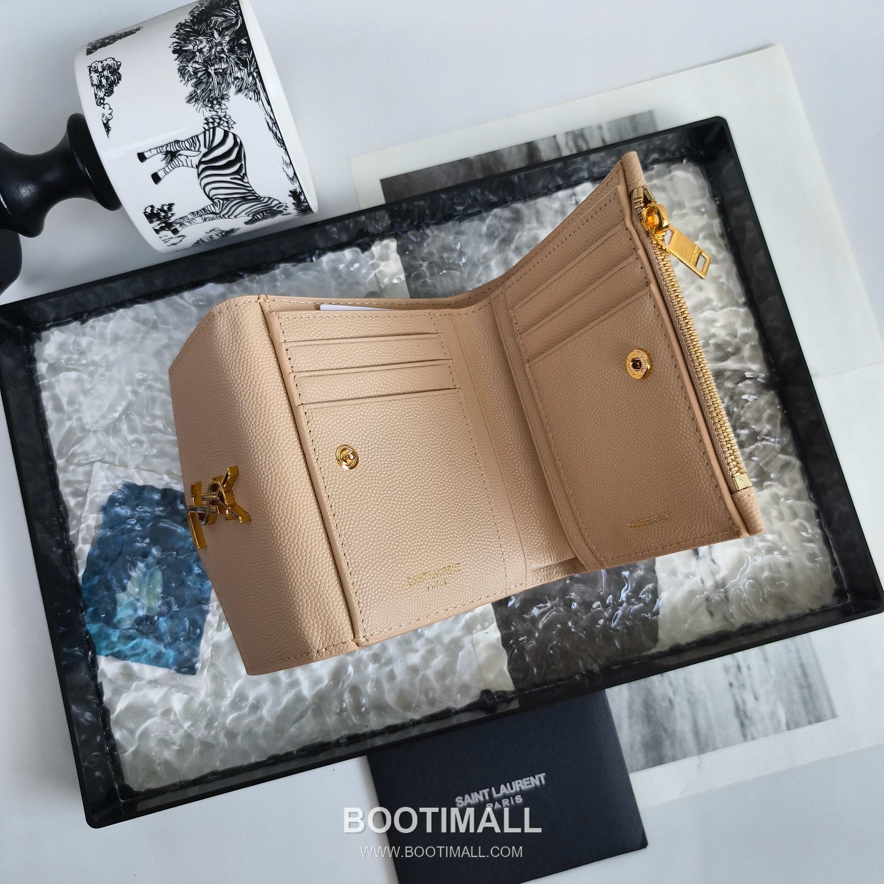 Saint Laurent Cassandre Matelassé Leather Trifold Wallet 582296 생로랑 카산드르 마틀라세 소가죽 트리폴드 지갑 12cm 5