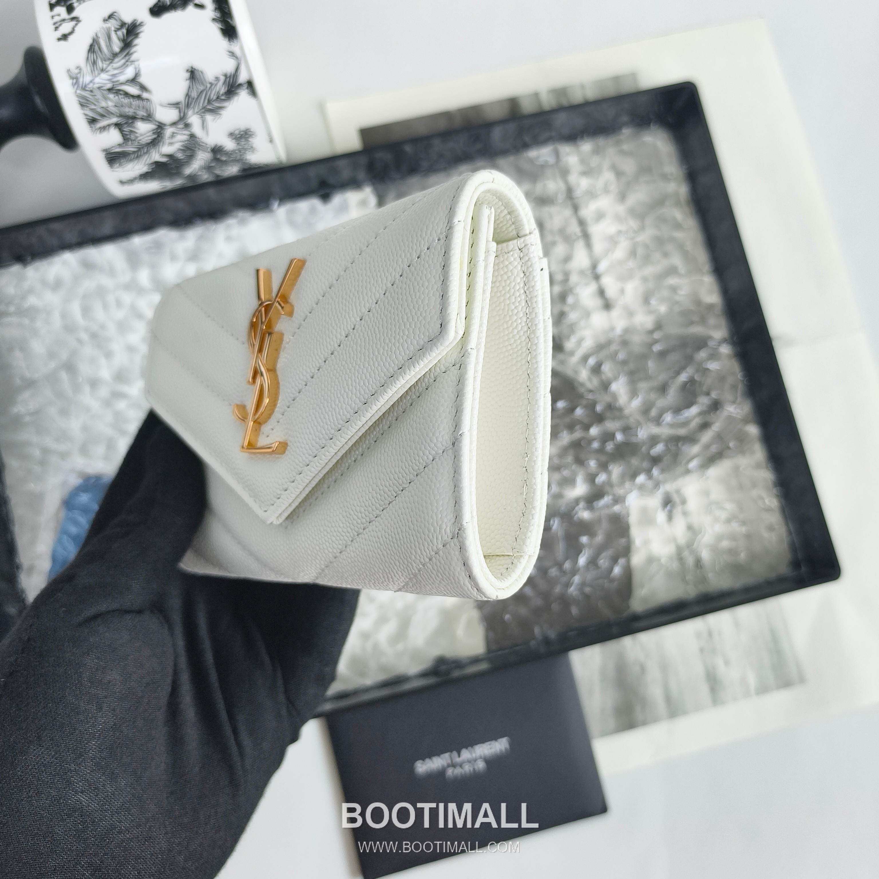 Saint Laurent Cassandre Grain de Poudre Leather Bifold Wallet 414404 생로랑 카산드르 그레인 드 푸드르 송아지가죽 반지갑 13cm 5