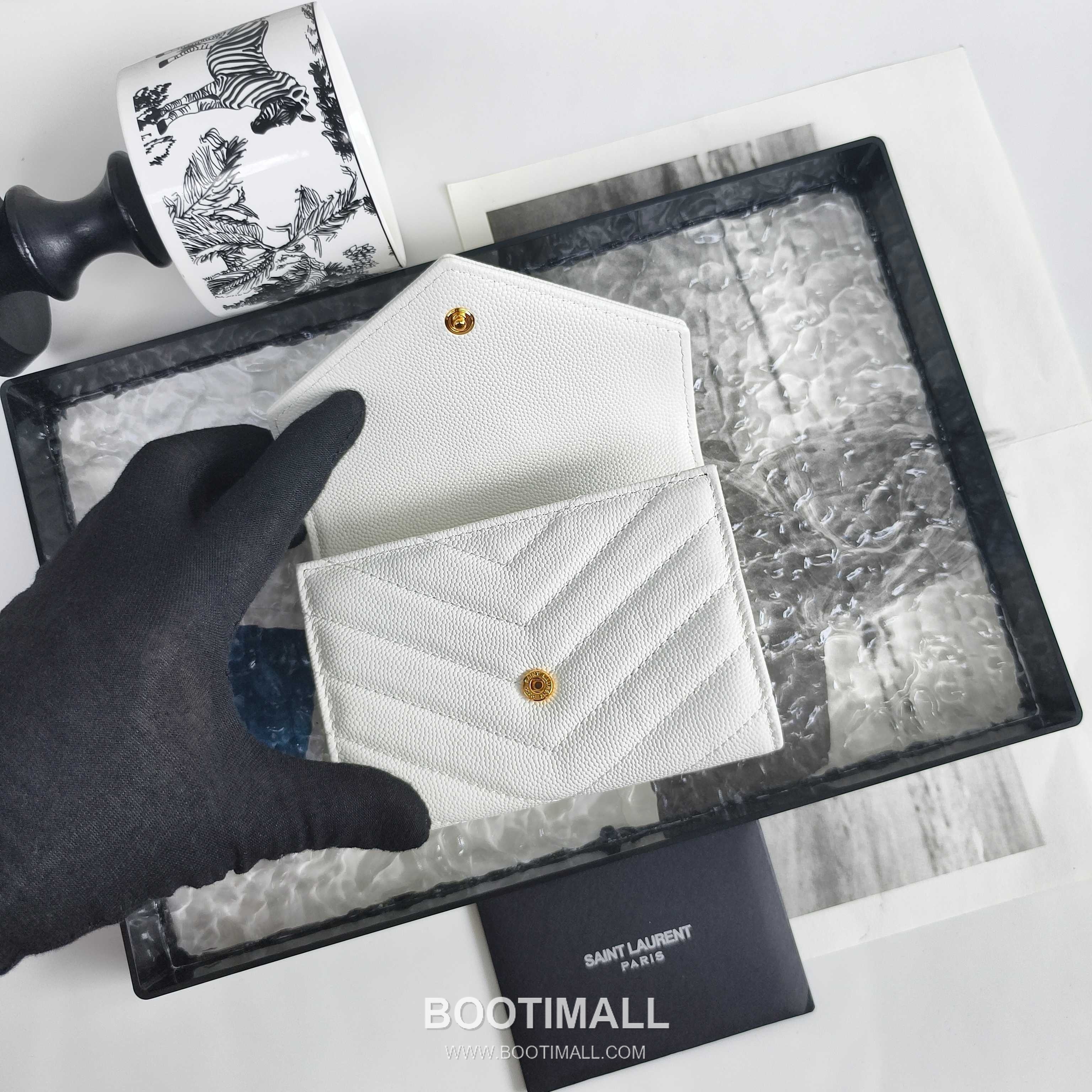 Saint Laurent Cassandre Grain de Poudre Leather Bifold Wallet 414404 생로랑 카산드르 그레인 드 푸드르 송아지가죽 반지갑 13cm 6