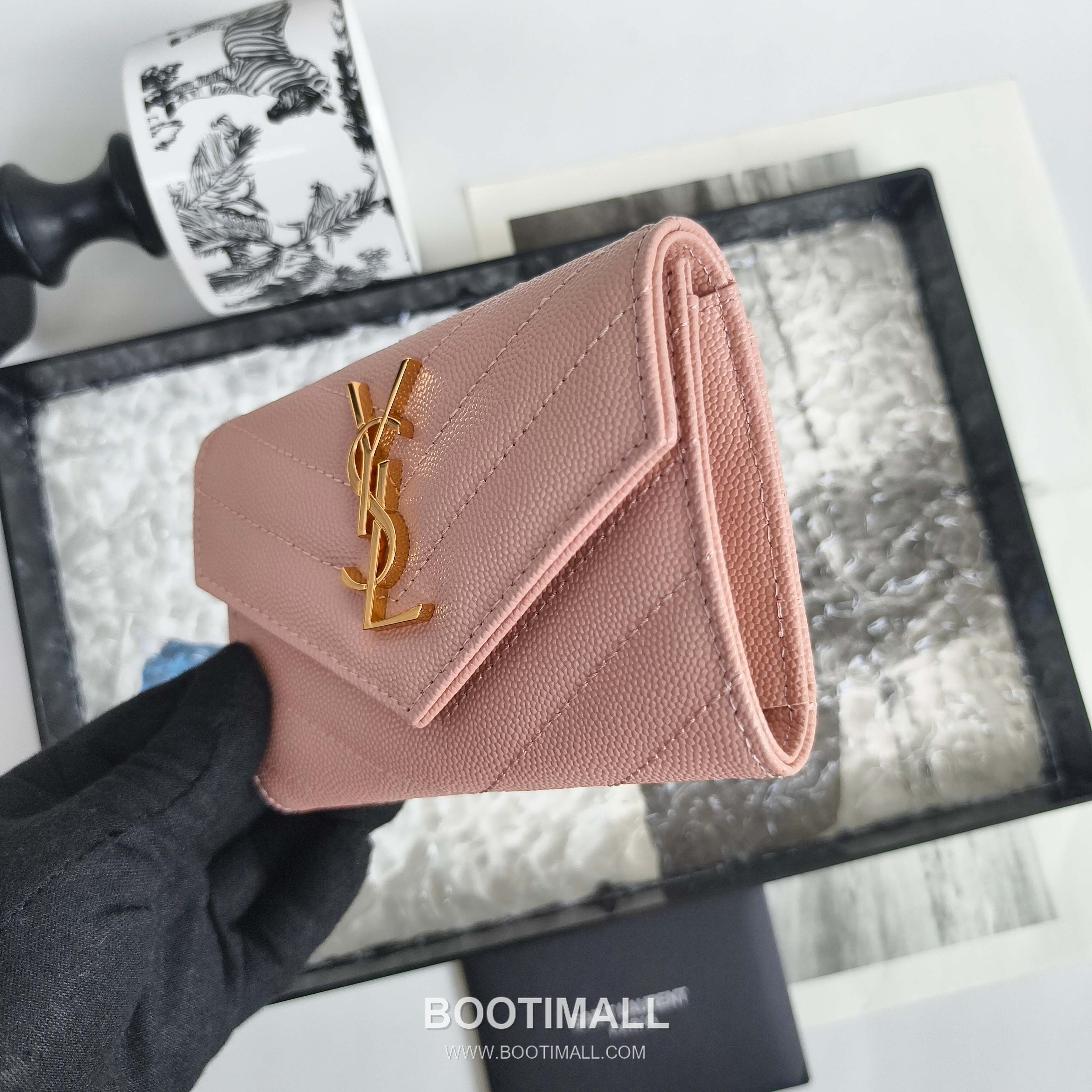 Saint Laurent Cassandre Grain de Poudre Leather Bifold Wallet 414404 생로랑 카산드르 그레인 드 푸드르 송아지가죽 반지갑 13cm 5