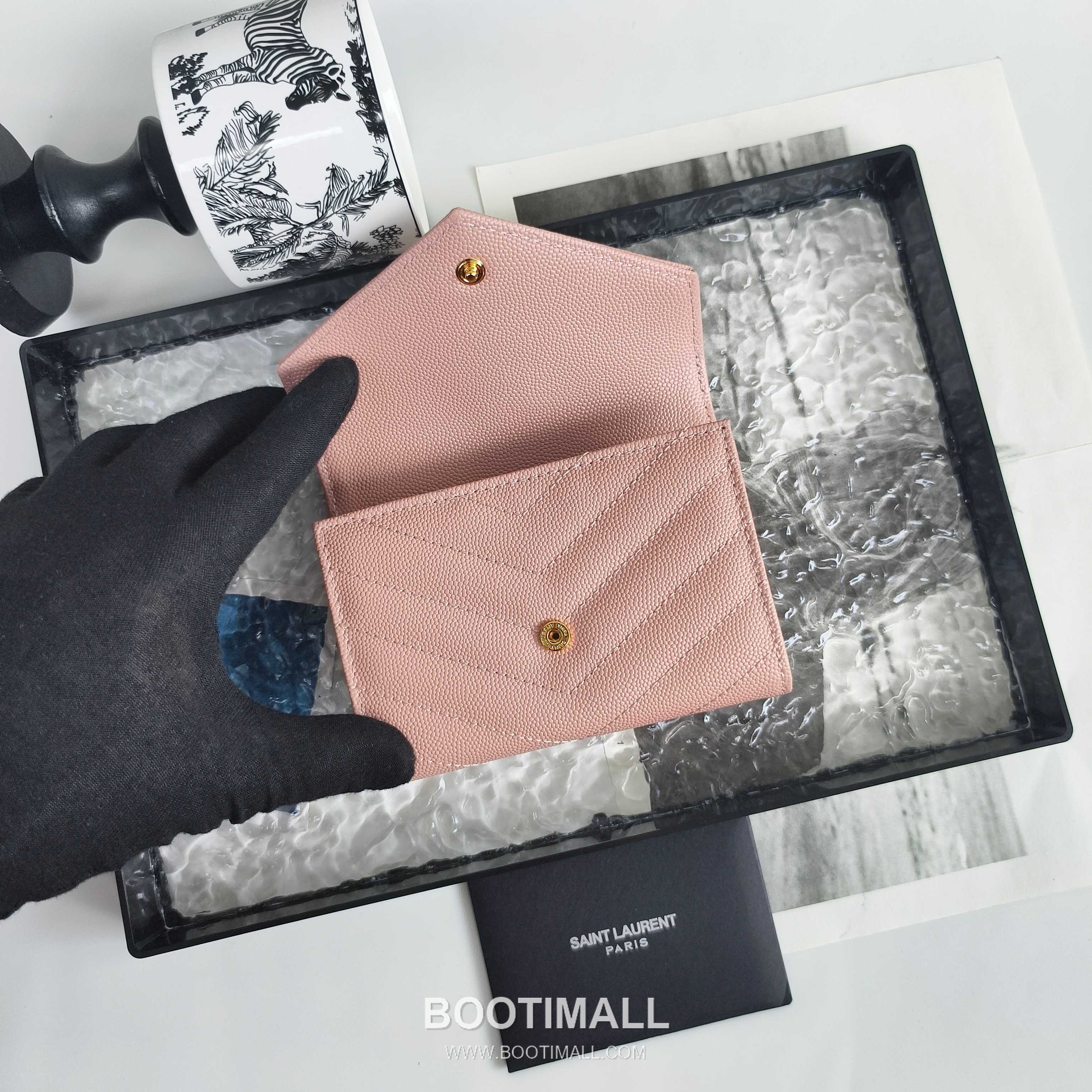 Saint Laurent Cassandre Grain de Poudre Leather Bifold Wallet 414404 생로랑 카산드르 그레인 드 푸드르 송아지가죽 반지갑 13cm 6