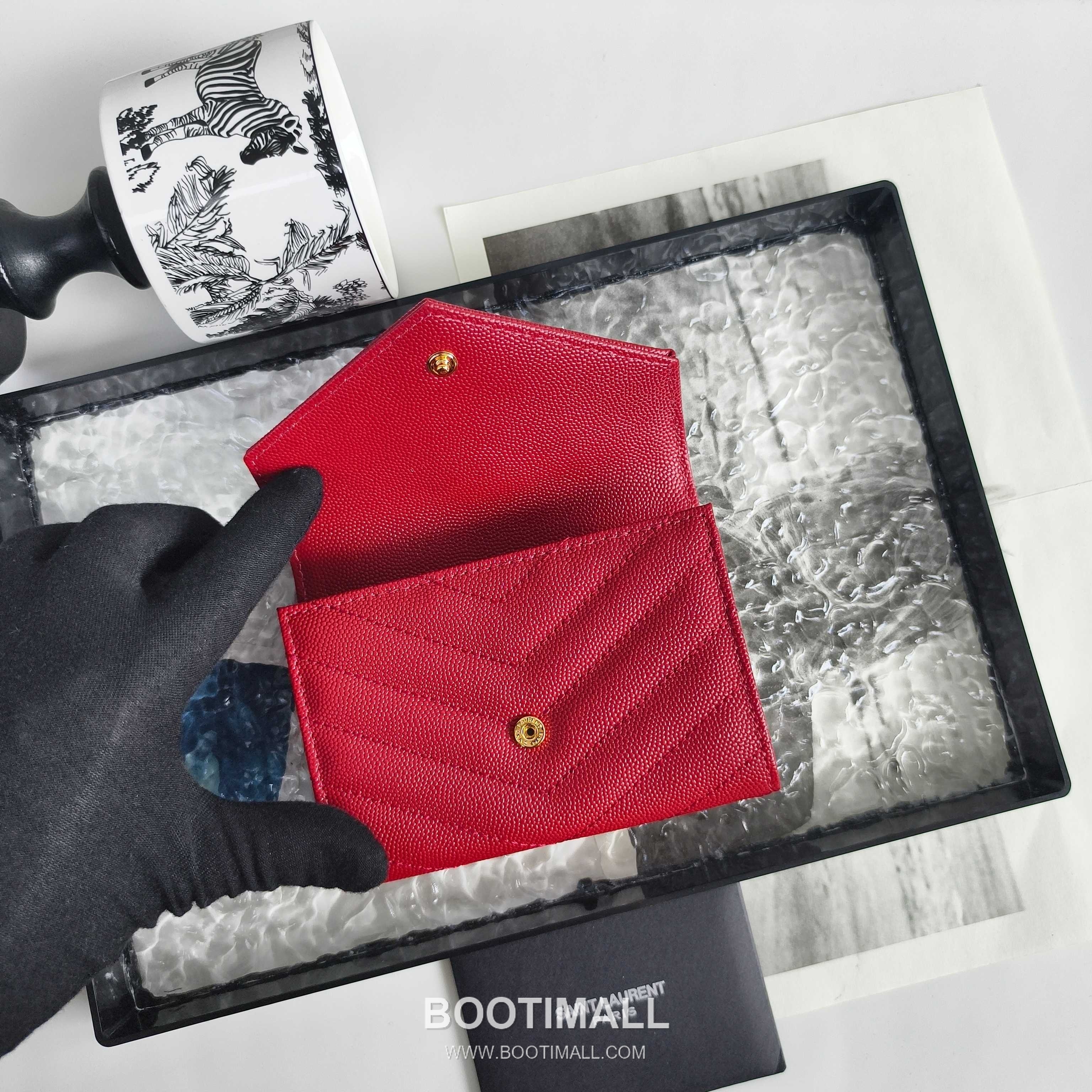 Saint Laurent Cassandre Grain de Poudre Leather Bifold Wallet 414404 생로랑 카산드르 그레인 드 푸드르 송아지가죽 반지갑 13cm 6