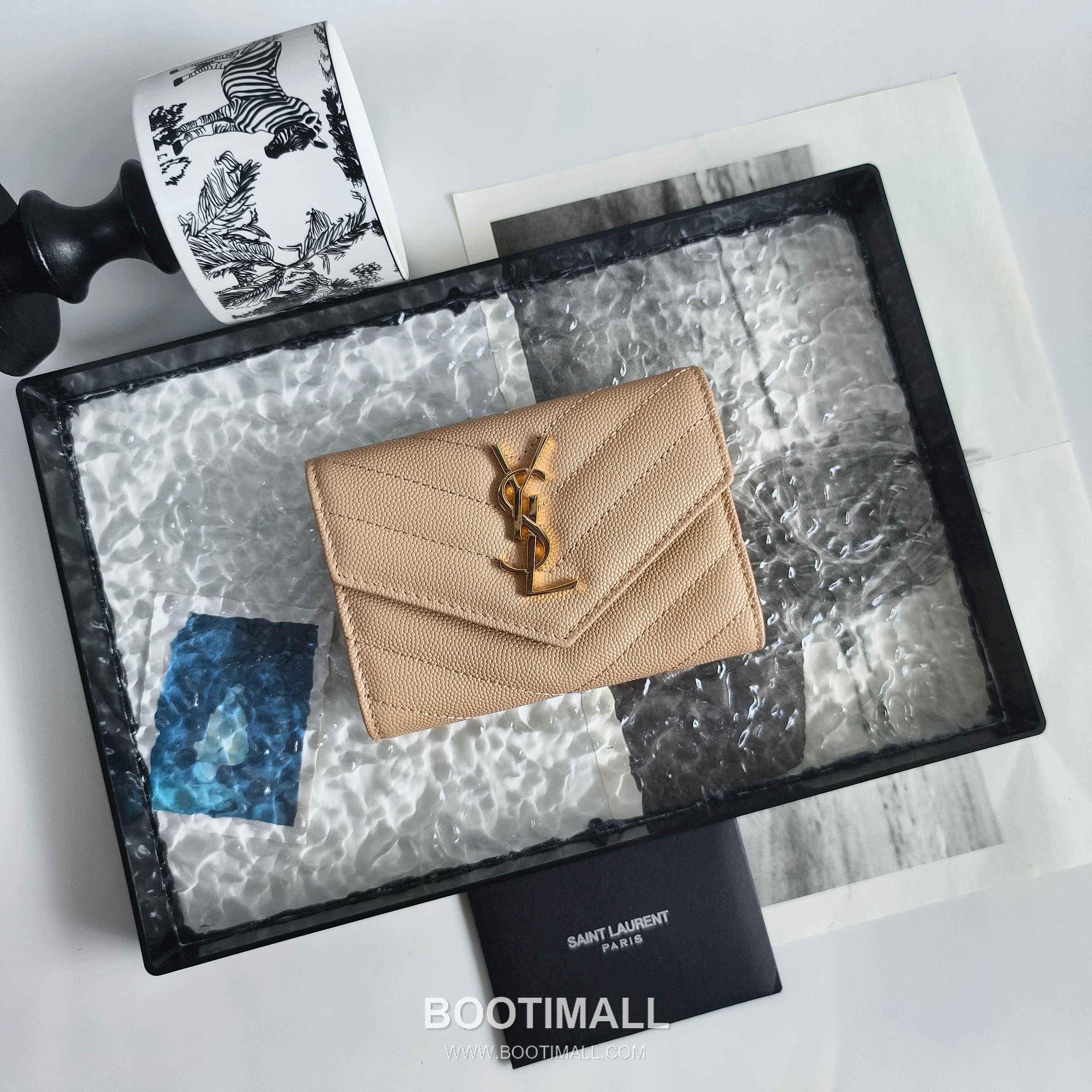 Saint Laurent Cassandre Grain de Poudre Leather Bifold Wallet 414404 생로랑 카산드르 그레인 드 푸드르 송아지가죽 반지갑 13cm 1