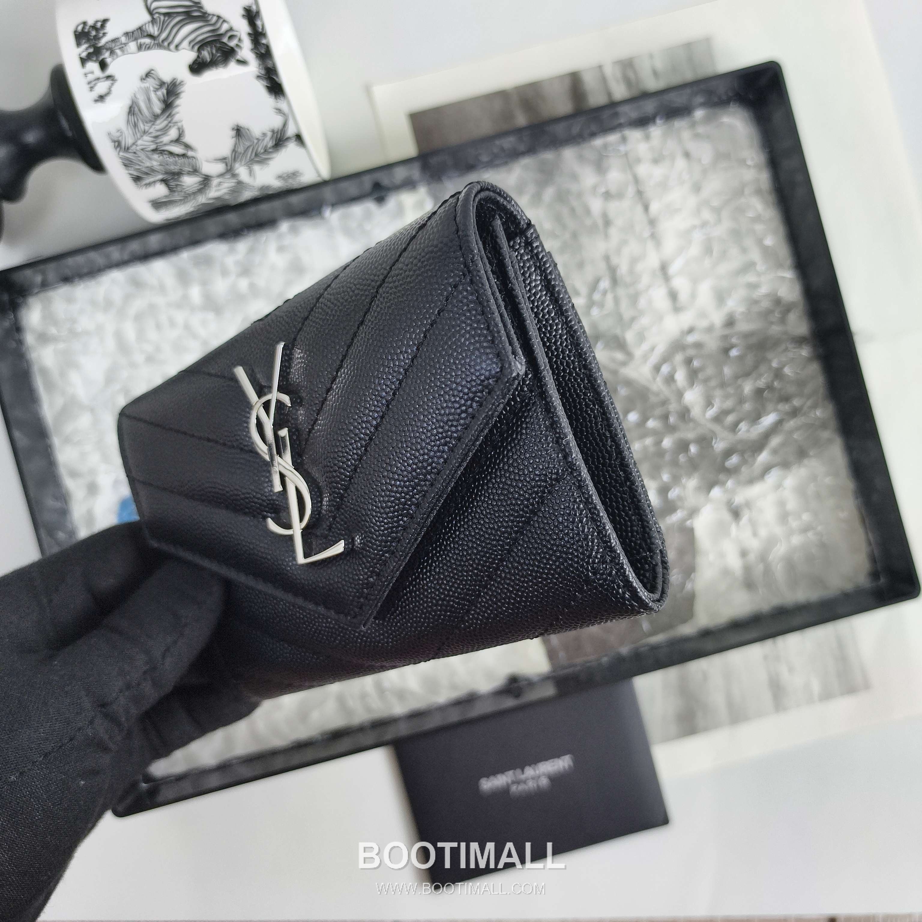 Saint Laurent Cassandre Grain de Poudre Leather Bifold Wallet 414404 생로랑 카산드르 그레인 드 푸드르 송아지가죽 반지갑 13cm 5