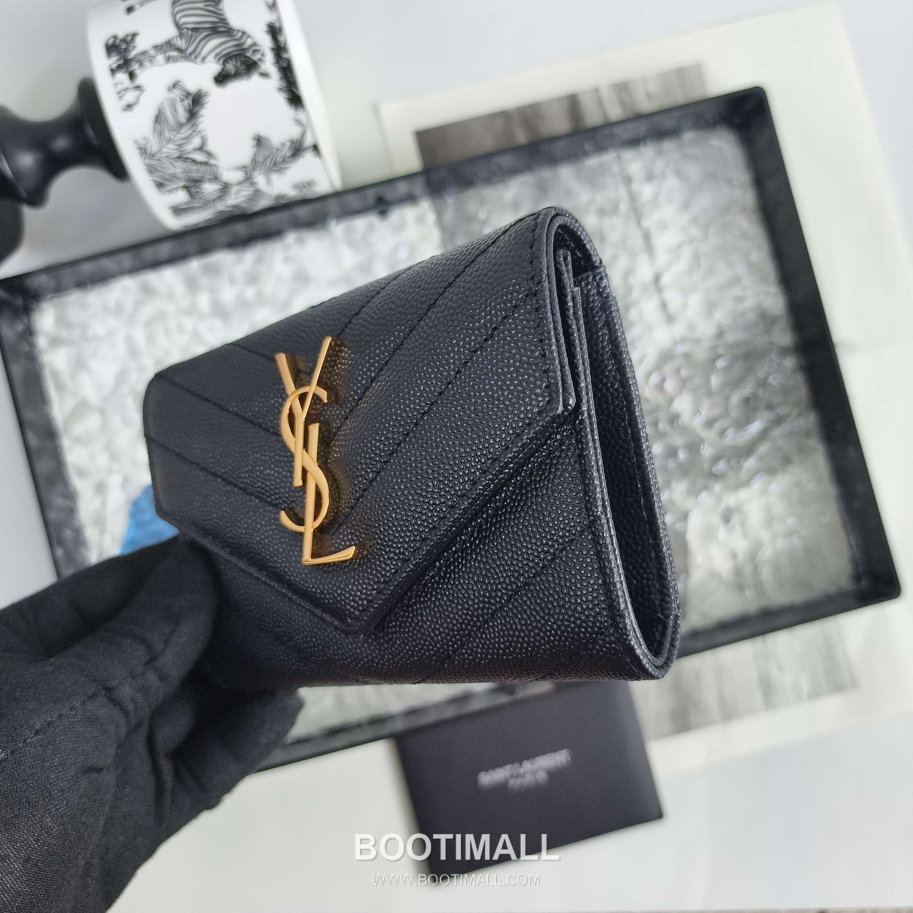 Saint Laurent Cassandre Grain de Poudre Leather Bifold Wallet 414404 생로랑 카산드르 그레인 드 푸드르 송아지가죽 반지갑 13cm 5