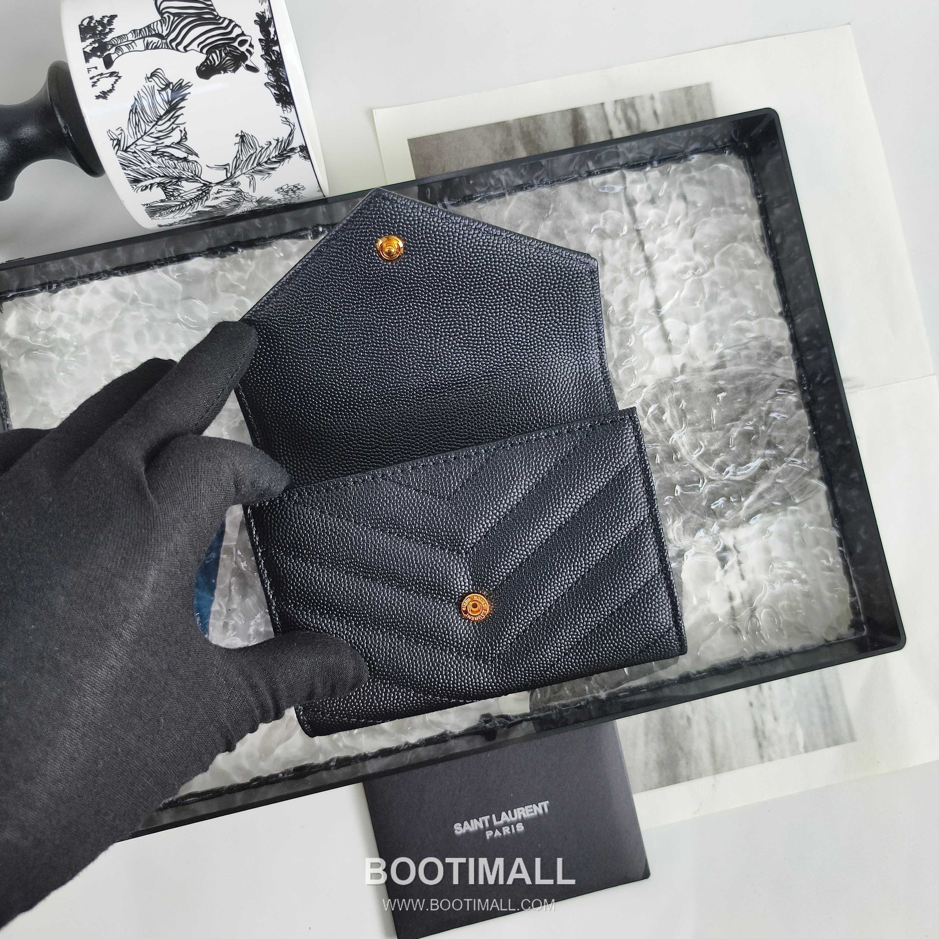 Saint Laurent Cassandre Grain de Poudre Leather Bifold Wallet 414404 생로랑 카산드르 그레인 드 푸드르 송아지가죽 반지갑 13cm 6