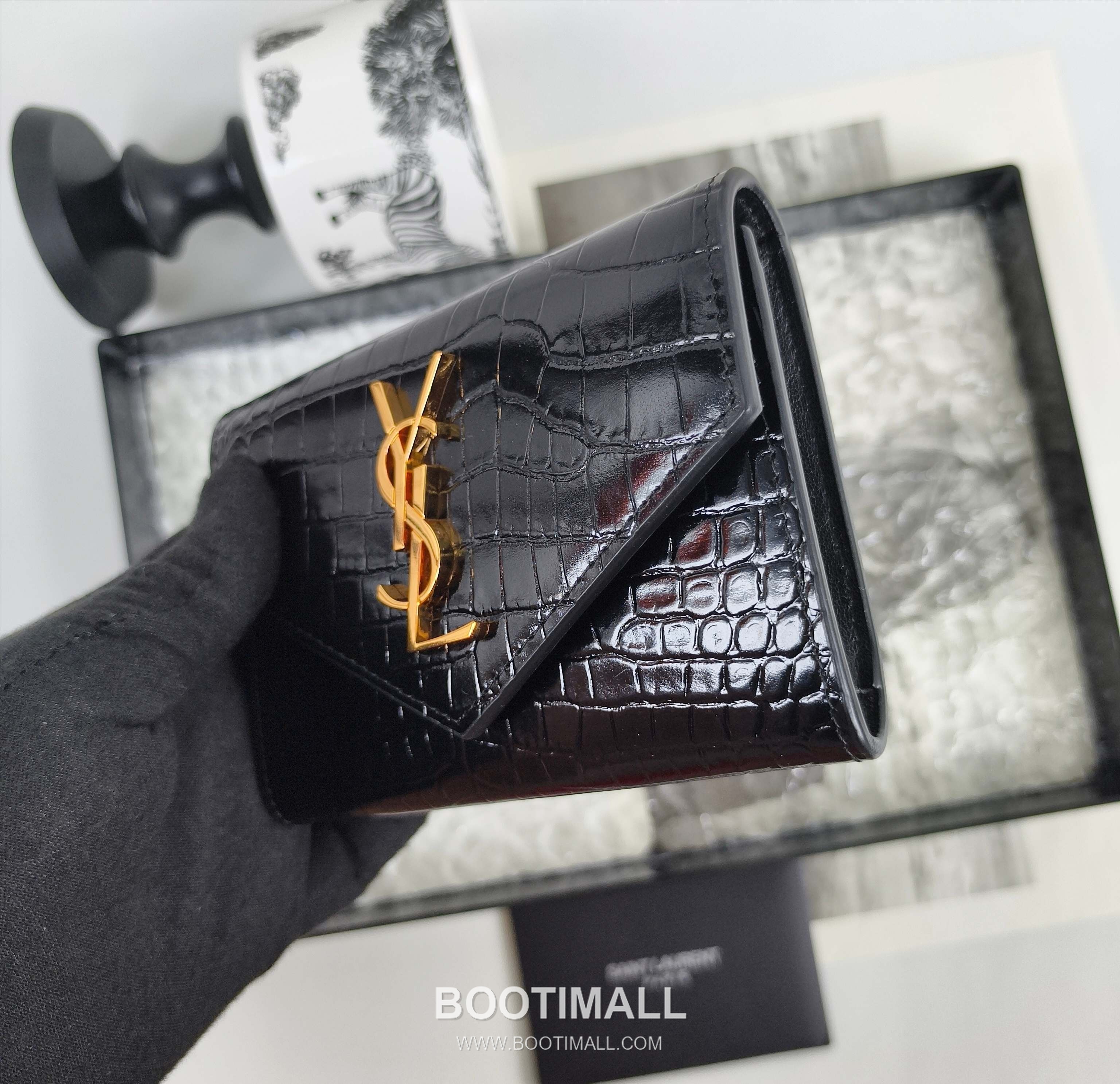 Saint Laurent Cassandre Grain de Poudre Leather Bifold Wallet 414404 생로랑 카산드르 그레인 드 푸드르 송아지가죽 반지갑 13cm 5