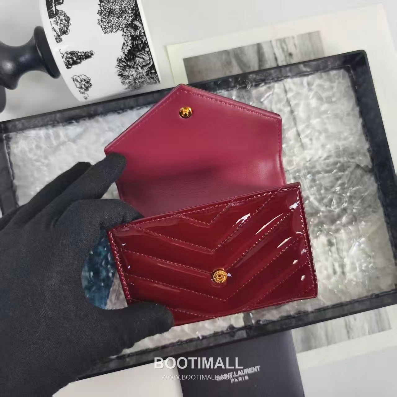 Saint Laurent Cassandre Grain de Poudre Leather Bifold Wallet 414404 생로랑 카산드르 그레인 드 푸드르 송아지가죽 반지갑 13cm 6