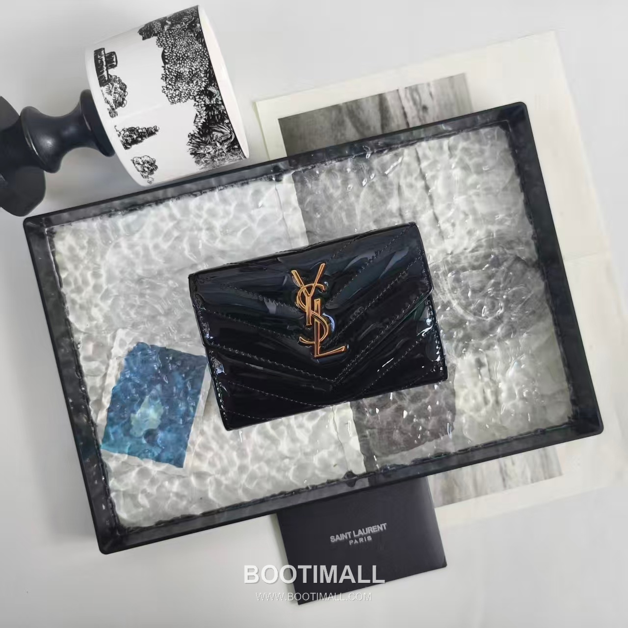 Saint Laurent Cassandre Grain de Poudre Leather Bifold Wallet 414404 생로랑 카산드르 그레인 드 푸드르 송아지가죽 반지갑 13cm 1