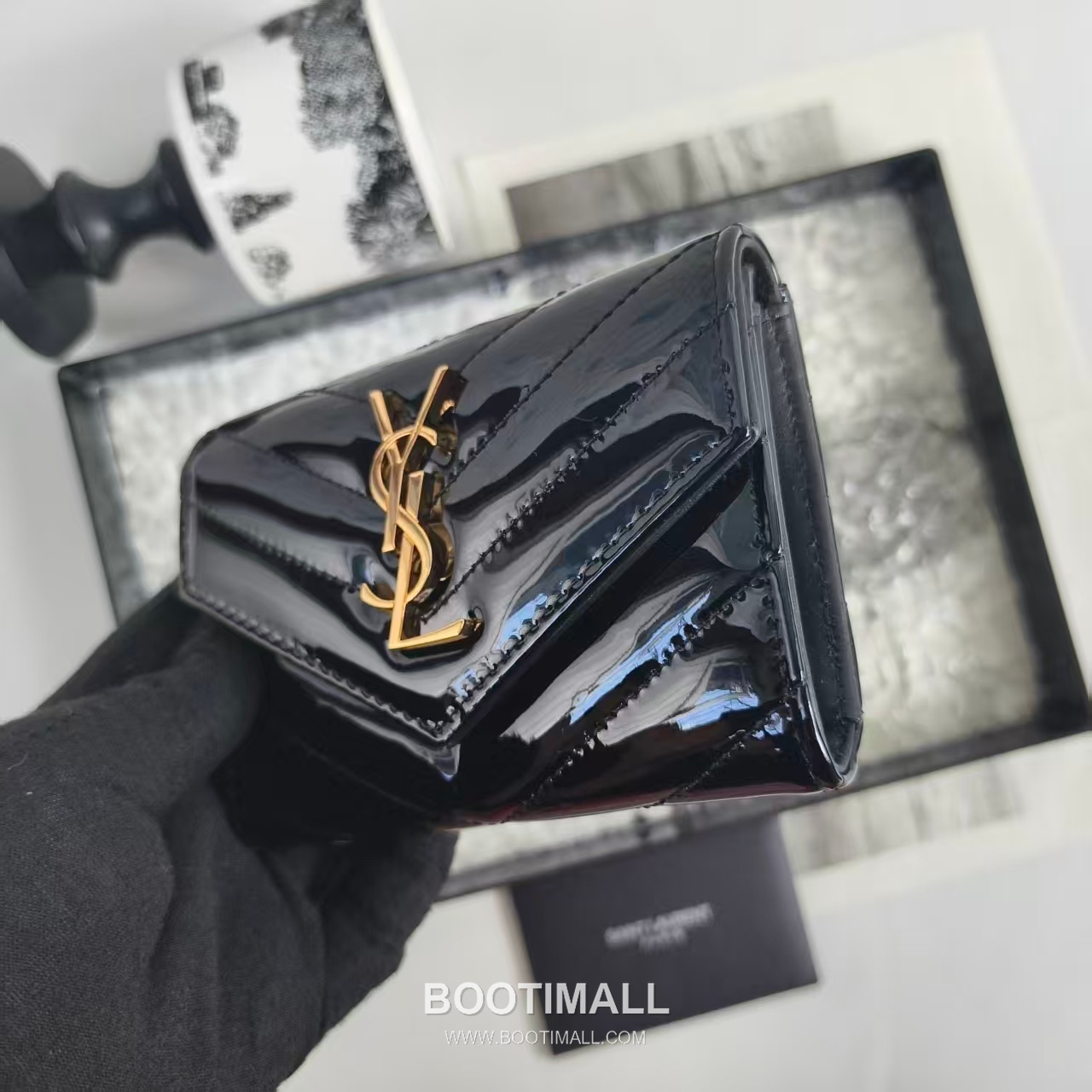 Saint Laurent Cassandre Grain de Poudre Leather Bifold Wallet 414404 생로랑 카산드르 그레인 드 푸드르 송아지가죽 반지갑 13cm 5