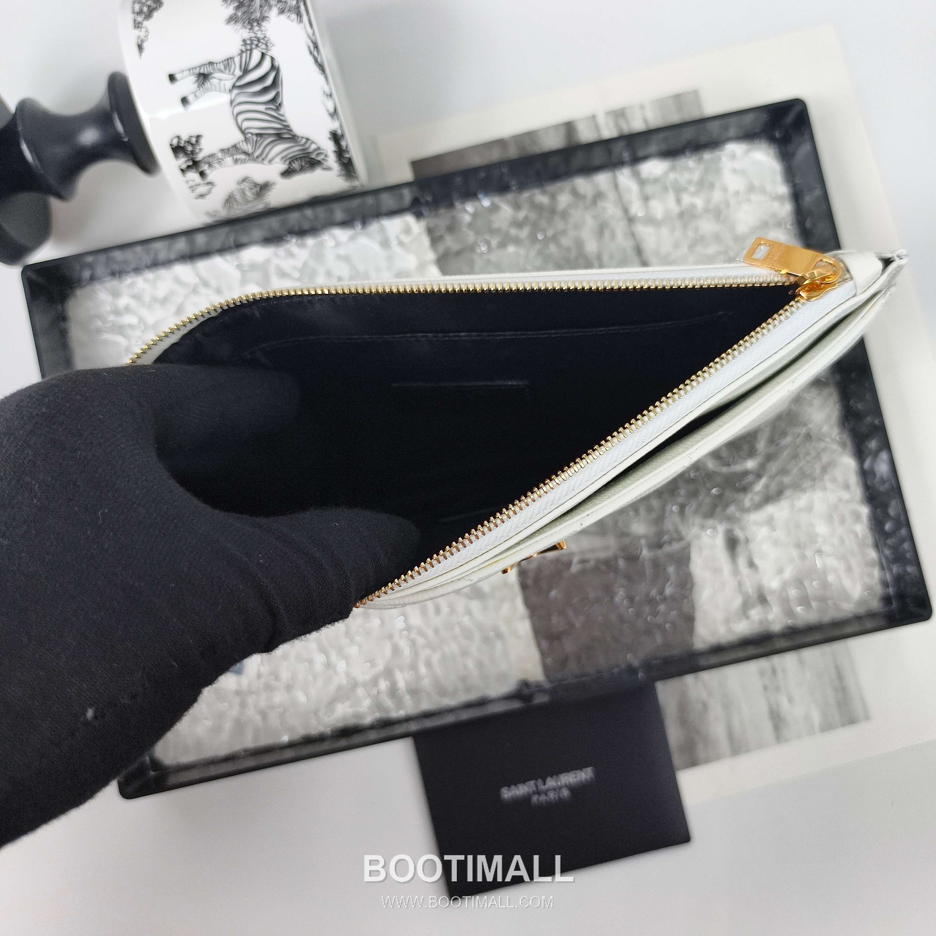 Saint Laurent Cassandre Grain de Poudre Leather Zip Pouch 423297 생로랑 카산드르 그레인 드 푸드르 송아지가죽 지퍼 클러치 23cm 6