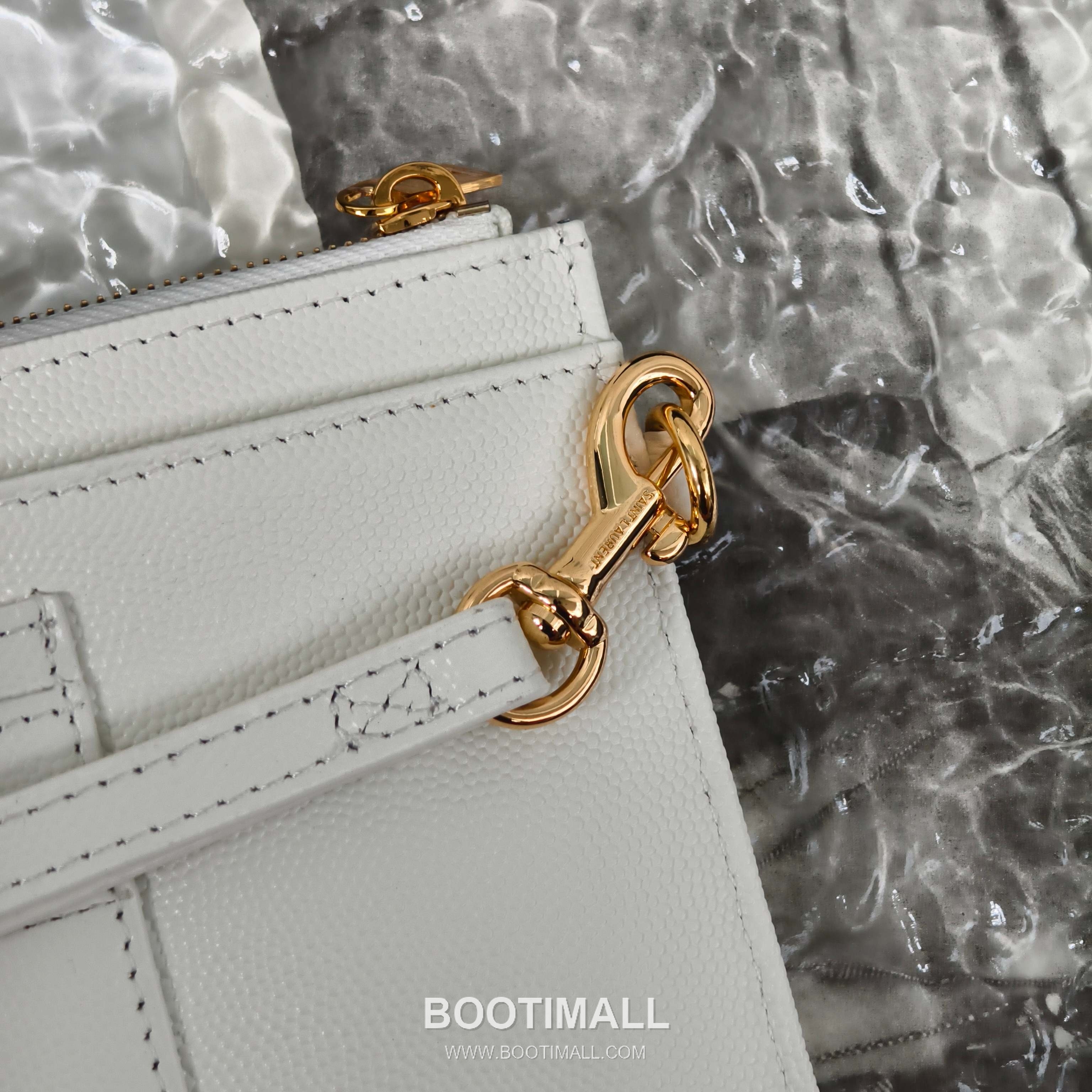 Saint Laurent Cassandre Grain de Poudre Leather Zip Pouch 423297 생로랑 카산드르 그레인 드 푸드르 송아지가죽 지퍼 클러치 23cm 8