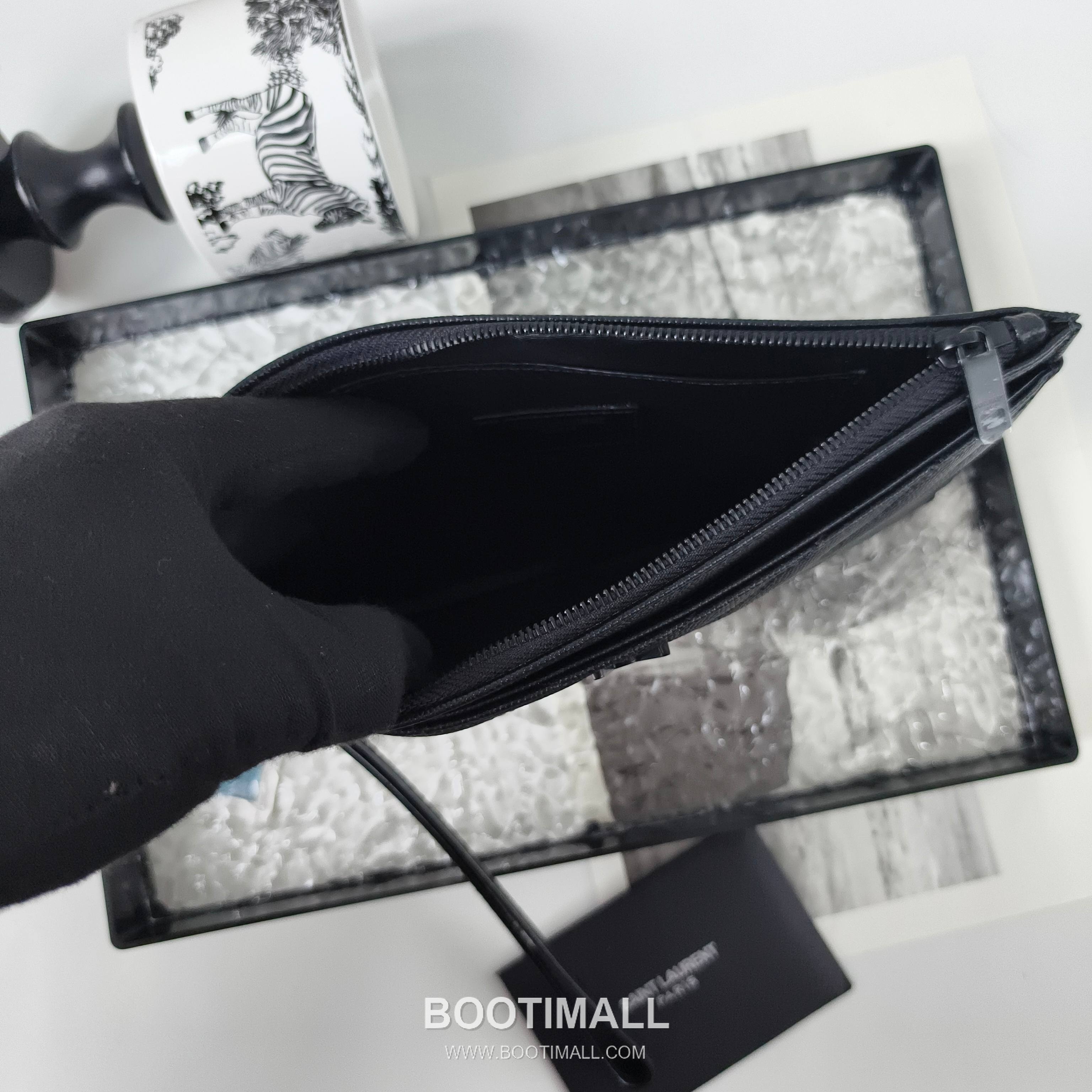 Saint Laurent Cassandre Grain de Poudre Leather Zip Pouch 423297 생로랑 카산드르 그레인 드 푸드르 송아지가죽 지퍼 클러치 23cm 6