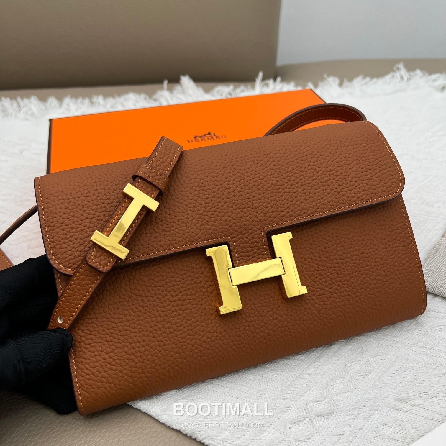 Hermès Constance Togo Leather Wallet on Strap 519 에르메스 콘스탄스 토고 가죽 스트랩 지갑 22cm 1