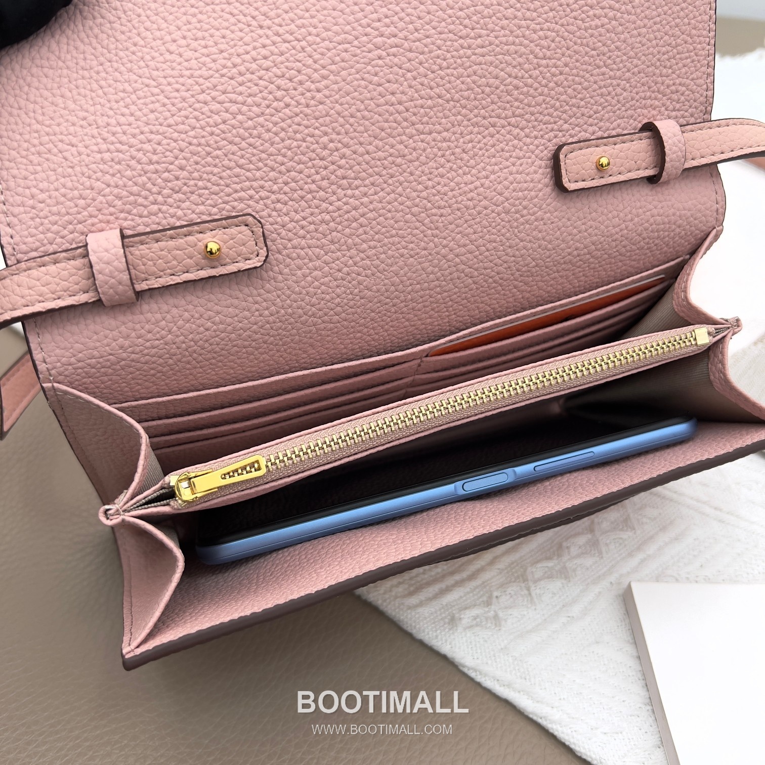 Hermès Constance Togo Leather Wallet on Strap 519 에르메스 콘스탄스 토고 가죽 스트랩 지갑 22cm 8