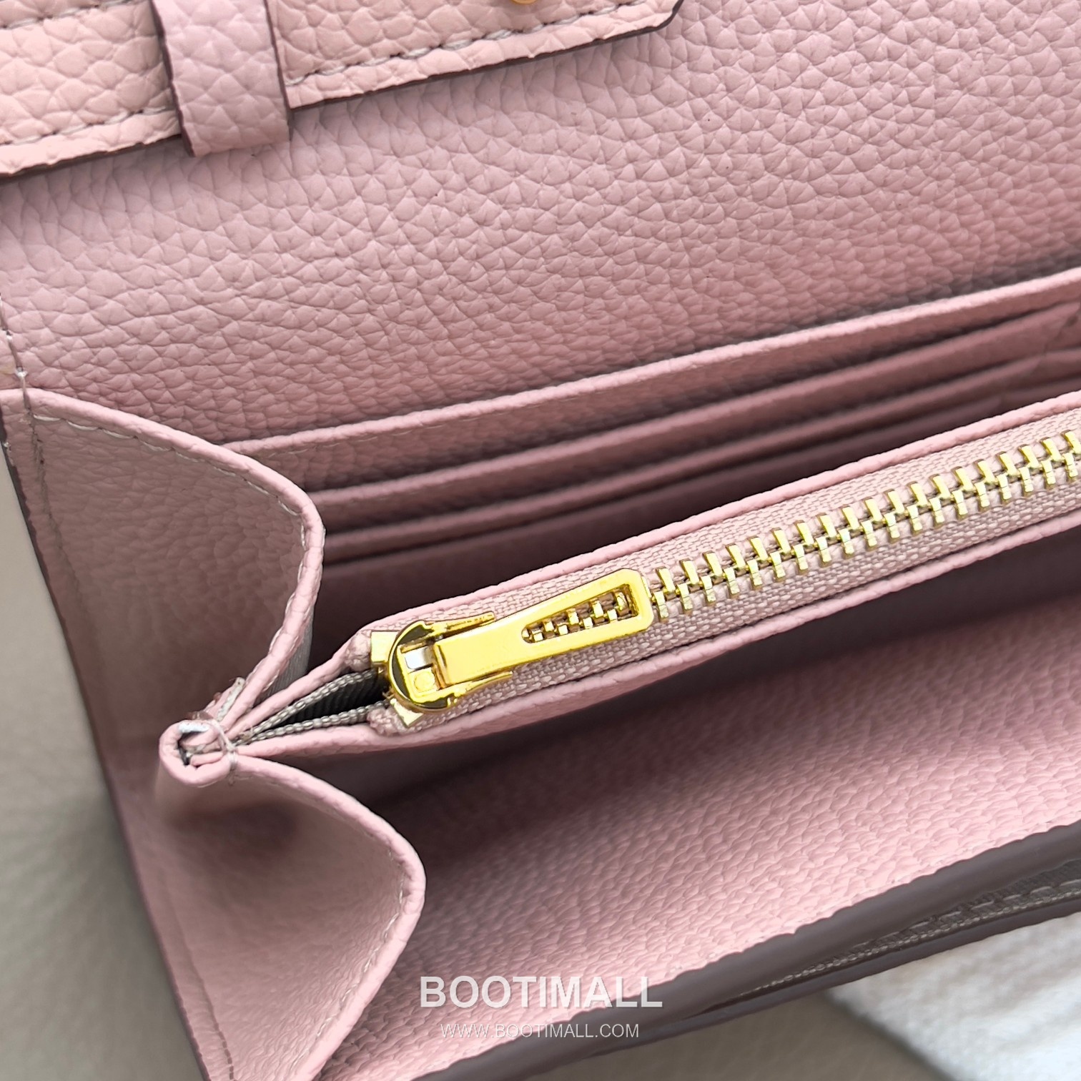 Hermès Constance Togo Leather Wallet on Strap 519 에르메스 콘스탄스 토고 가죽 스트랩 지갑 22cm 9