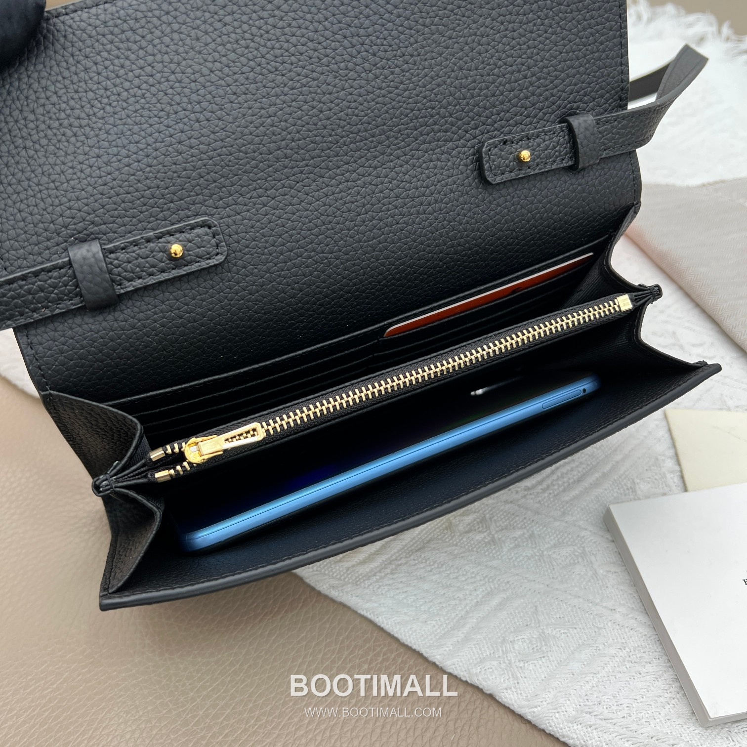 Hermès Constance Togo Leather Wallet on Strap 519 에르메스 콘스탄스 토고 가죽 스트랩 지갑 22cm 8