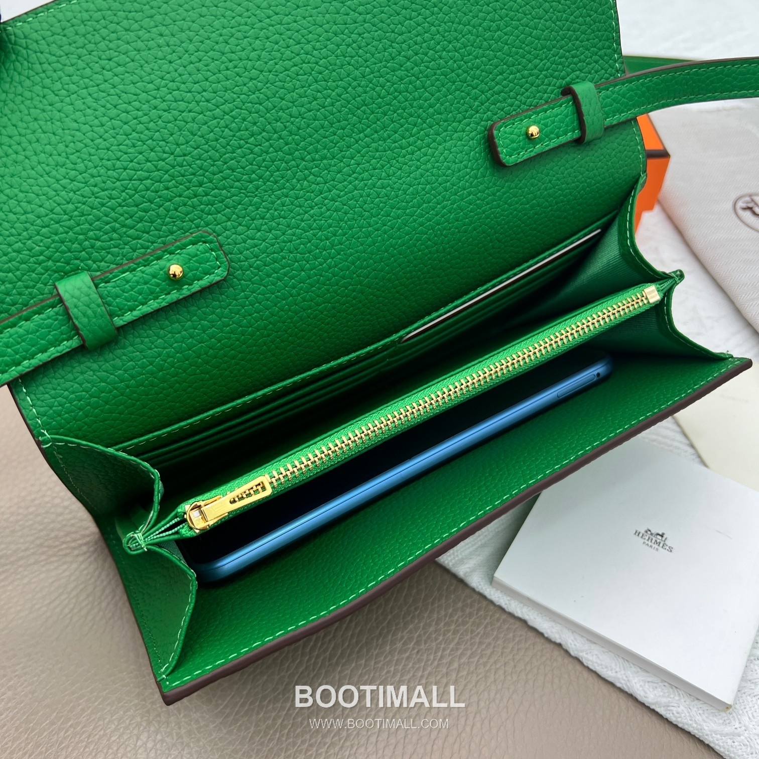 Hermès Constance Togo Leather Wallet on Strap 519 에르메스 콘스탄스 토고 가죽 스트랩 지갑 22cm 8
