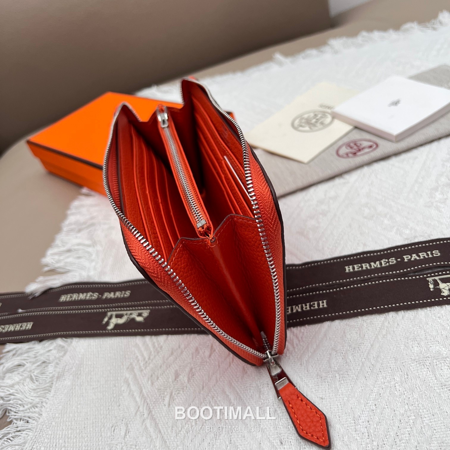 Hermès Constance Togo Leather Compact Wallet 506 에르메스 콘스탄스 토고 가죽 컴팩트 장지갑 19cm 8