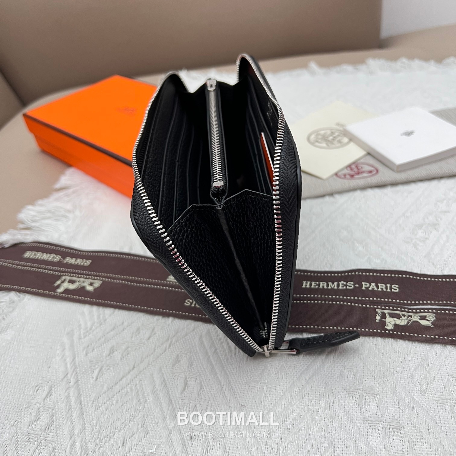 Hermès Constance Togo Leather Compact Wallet 506 에르메스 콘스탄스 토고 가죽 컴팩트 장지갑 19cm 8