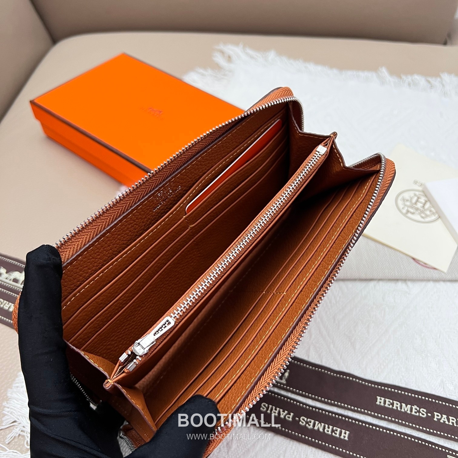 Hermès Constance Togo Leather Compact Wallet 506 에르메스 콘스탄스 토고 가죽 컴팩트 장지갑 19cm 7