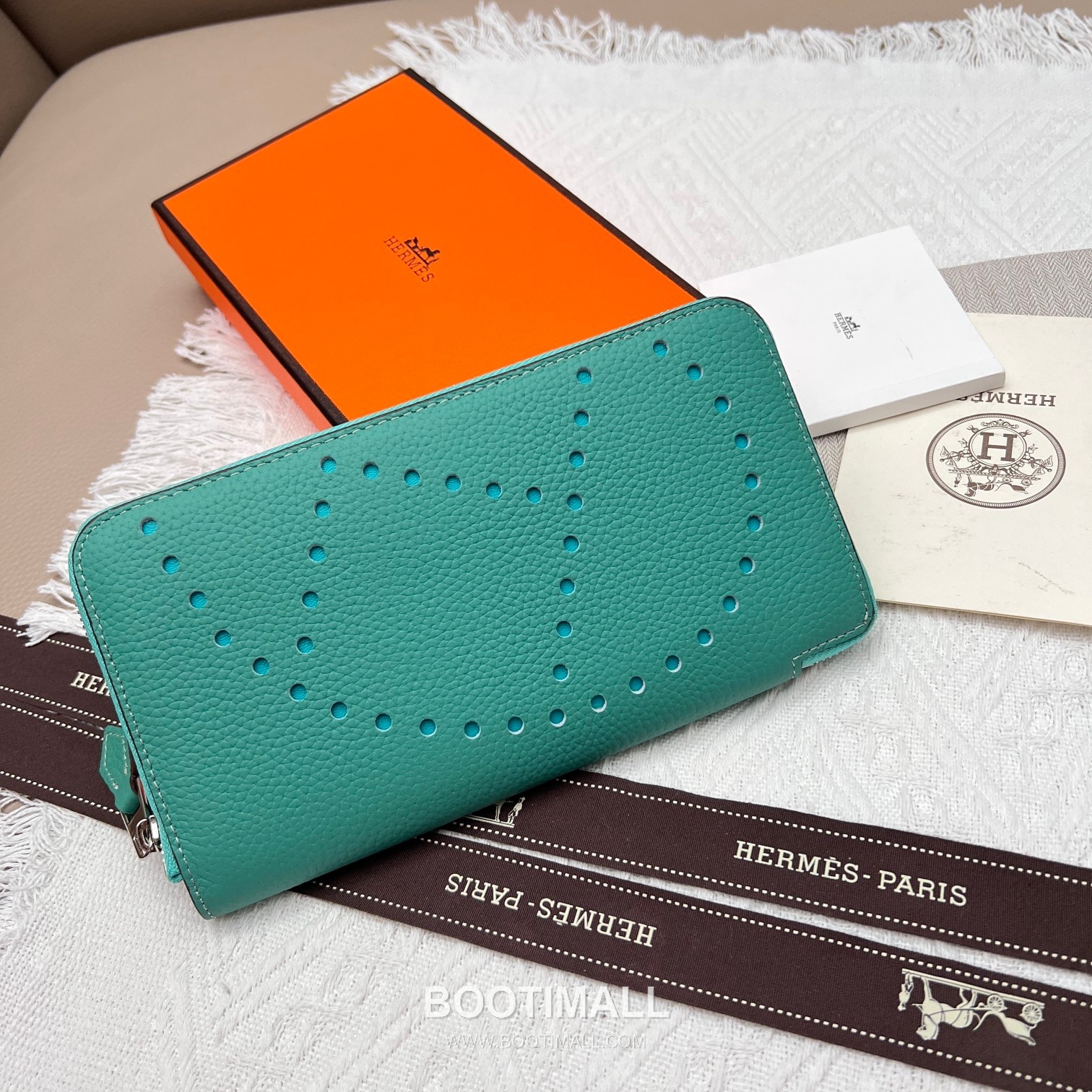 Hermès Constance Togo Leather Compact Wallet 505 에르메스 콘스탄스 토고 가죽 컴팩트 장지갑 19cm 1