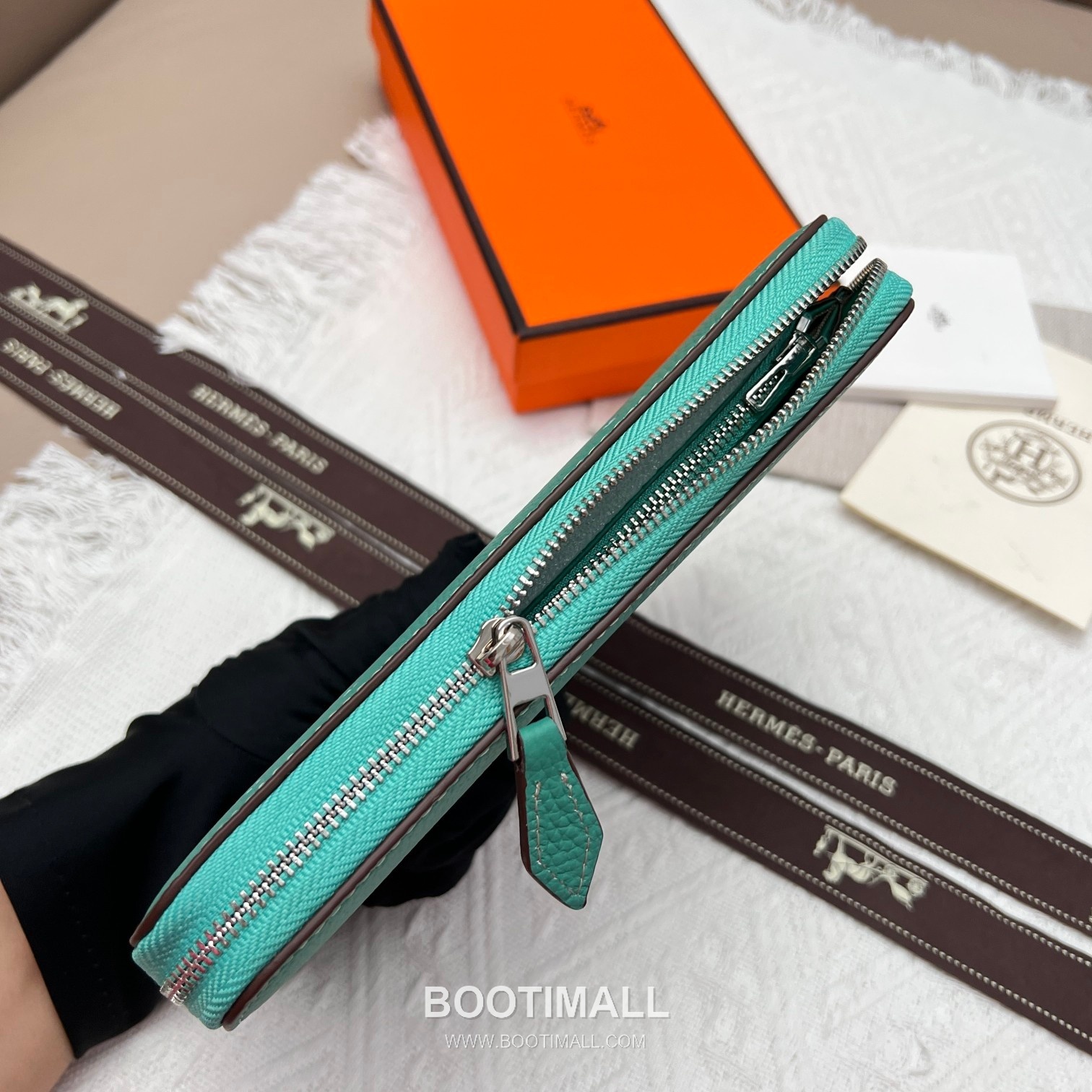 Hermès Constance Togo Leather Compact Wallet 505 에르메스 콘스탄스 토고 가죽 컴팩트 장지갑 19cm 6