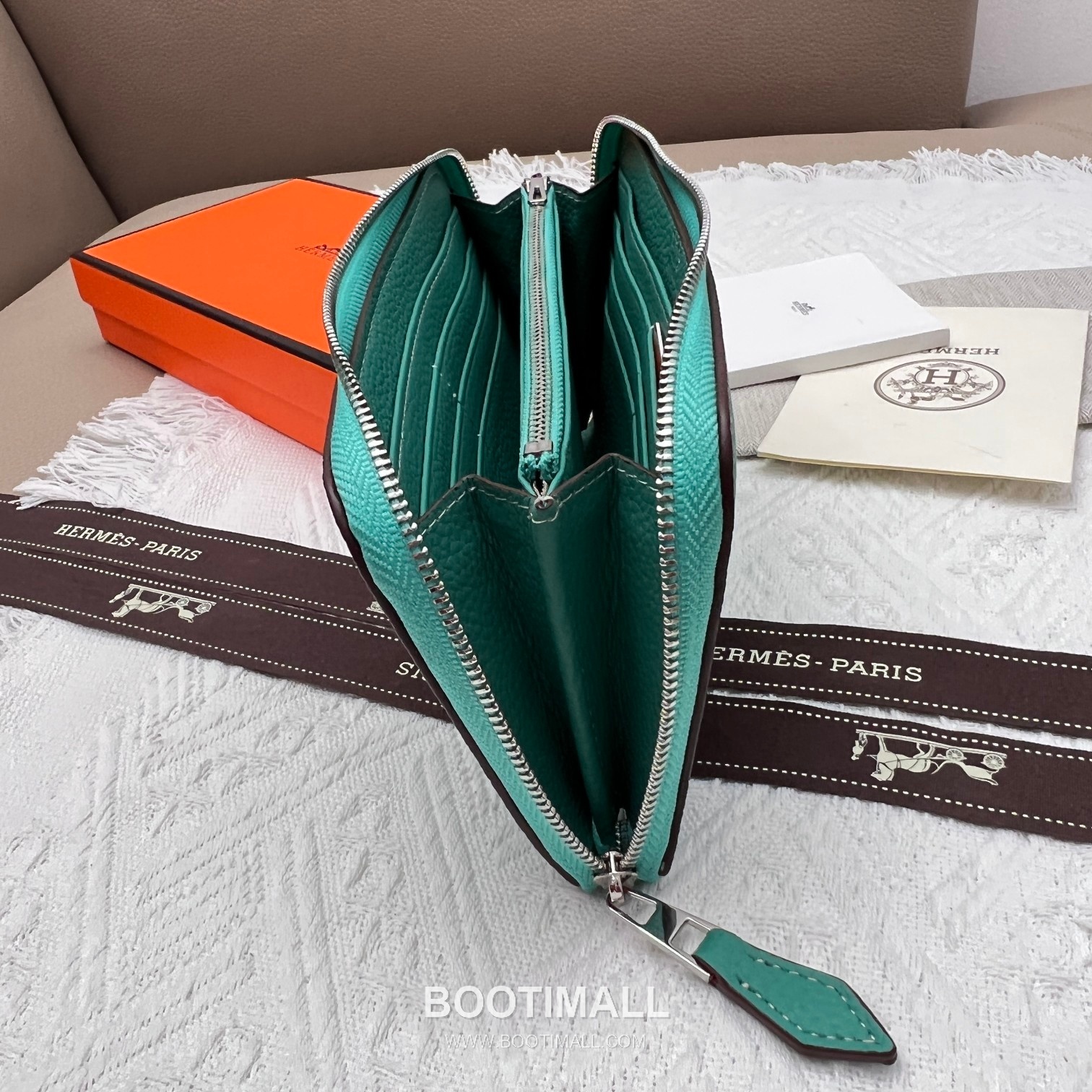 Hermès Constance Togo Leather Compact Wallet 505 에르메스 콘스탄스 토고 가죽 컴팩트 장지갑 19cm 7