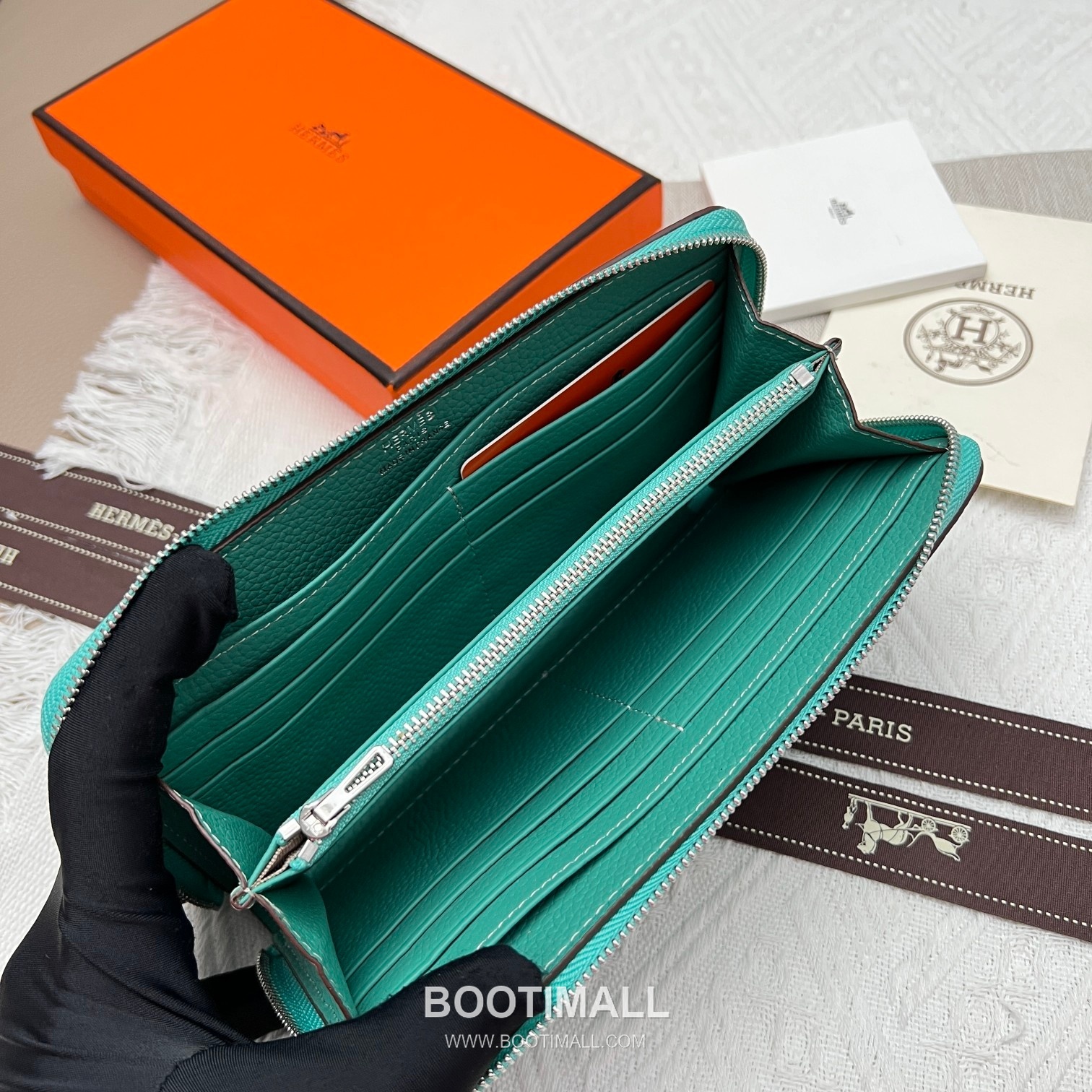 Hermès Constance Togo Leather Compact Wallet 505 에르메스 콘스탄스 토고 가죽 컴팩트 장지갑 19cm 8