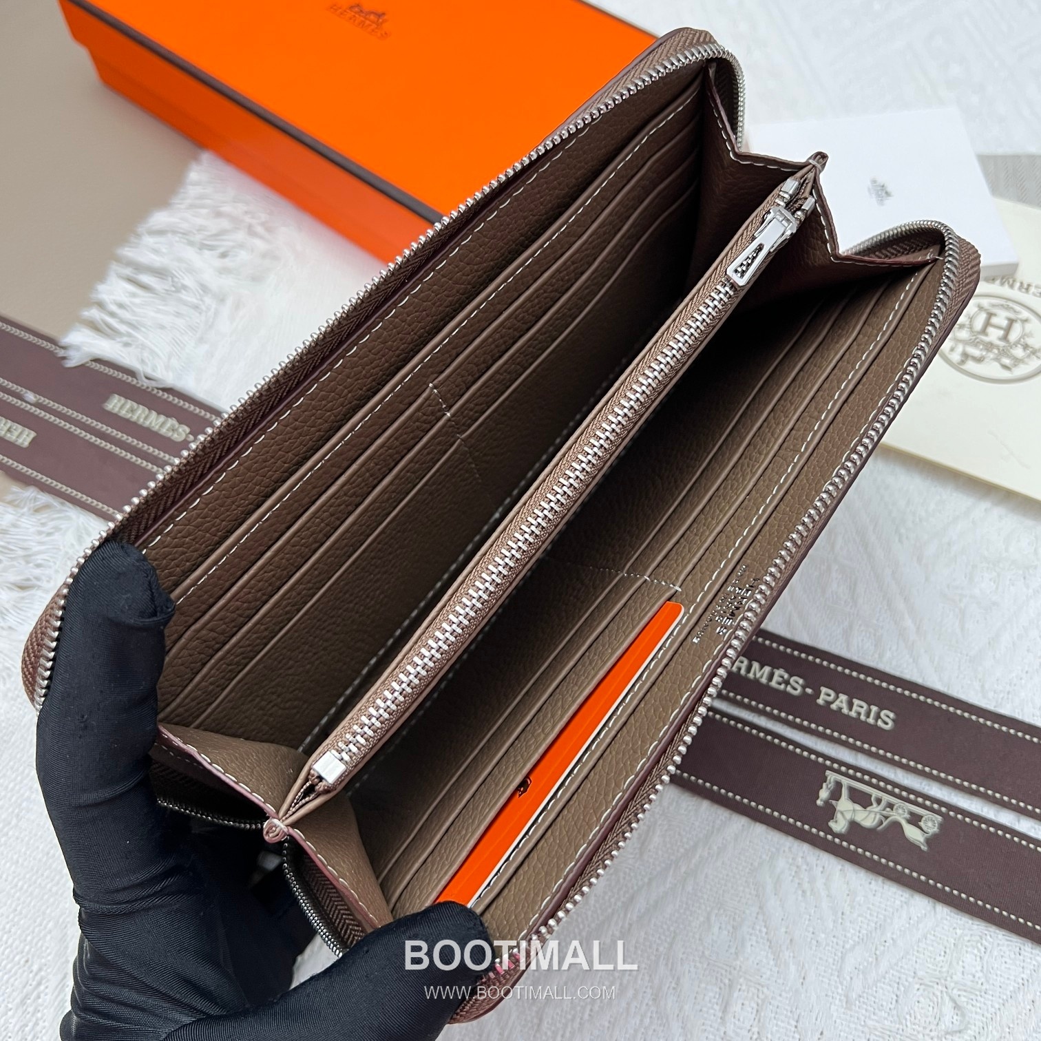 Hermès Constance Togo Leather Compact Wallet 505 에르메스 콘스탄스 토고 가죽 컴팩트 장지갑 19cm 6