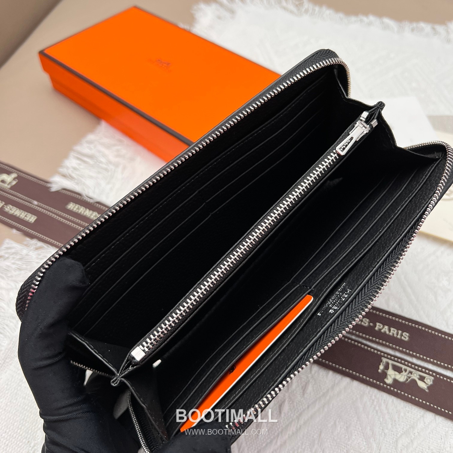 Hermès Constance Togo Leather Compact Wallet 505 에르메스 콘스탄스 토고 가죽 컴팩트 장지갑 19cm 7