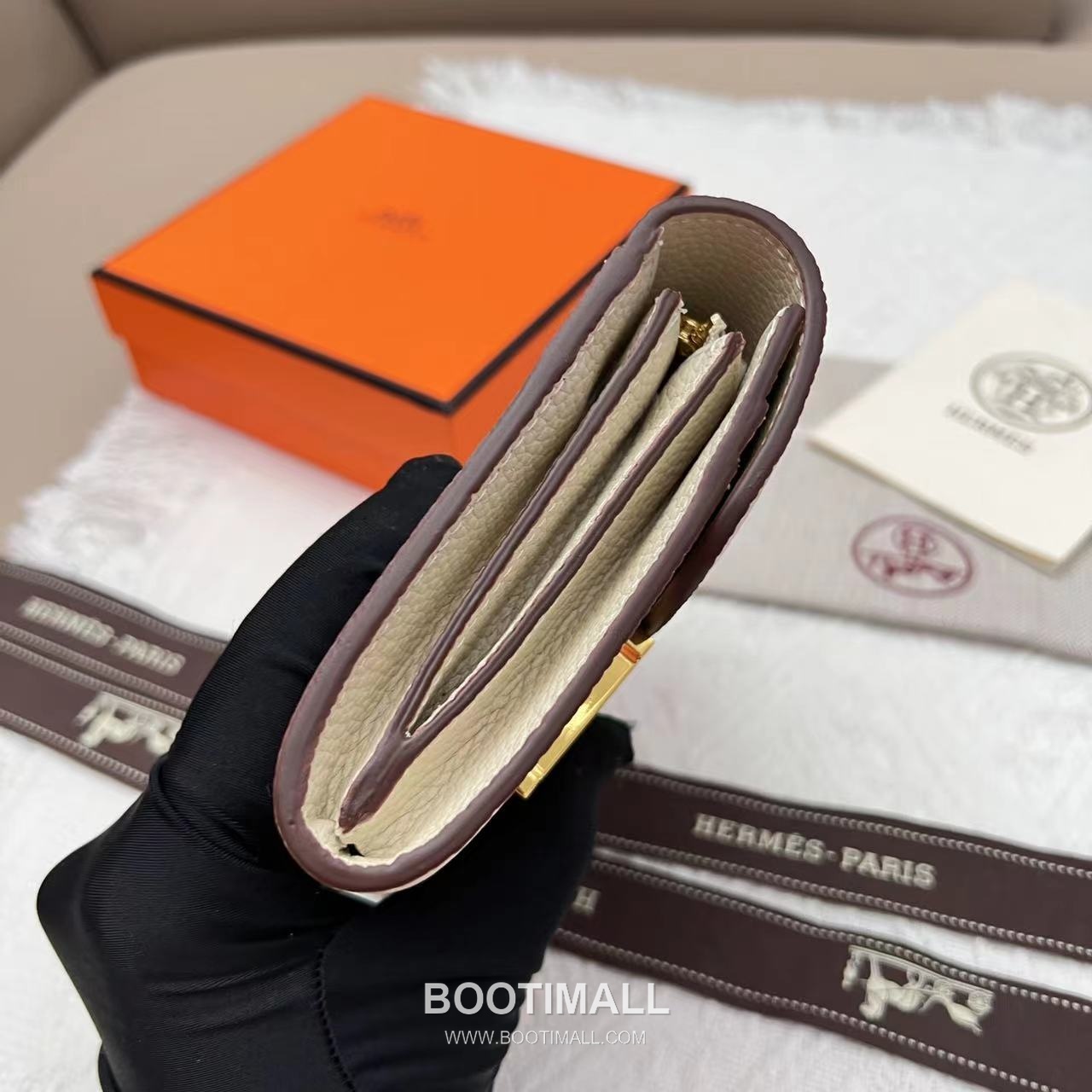 Hermès Constance Togo Leather Compact Wallet 537 에르메스 콘스탄스 토고 가죽 컴팩트 반지갑 14cm 5