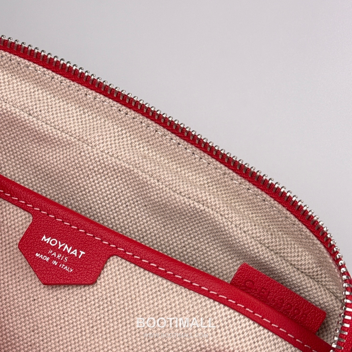 MOYNAT M Canvas Camera Bag 모이나 M 캔버스 카메라백 22cm 9