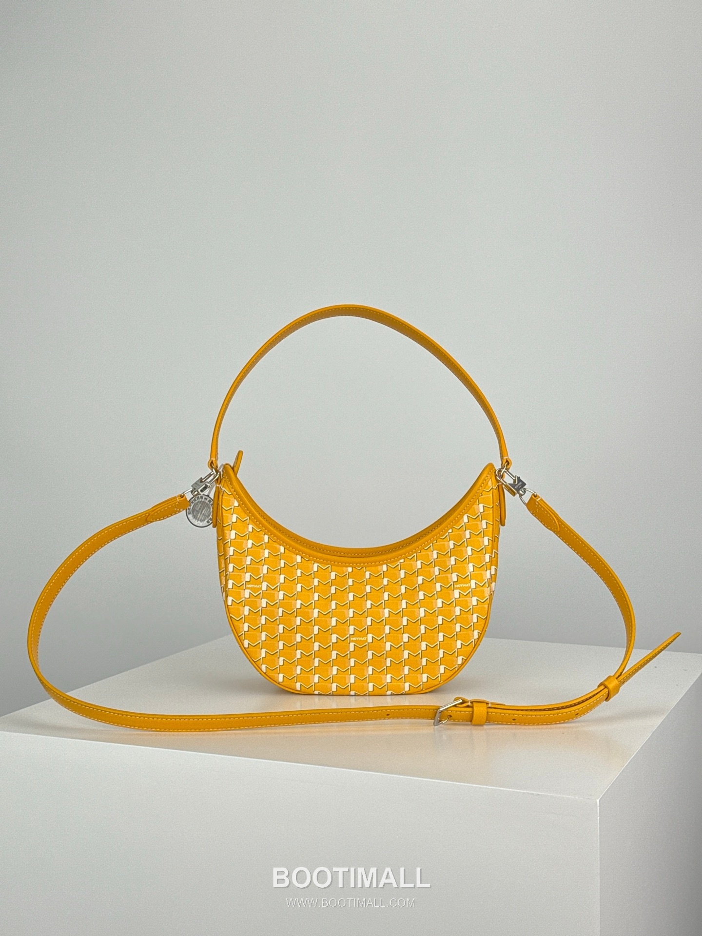 MOYNAT Moon Bag 모이나 문백 호보백 25cm 2