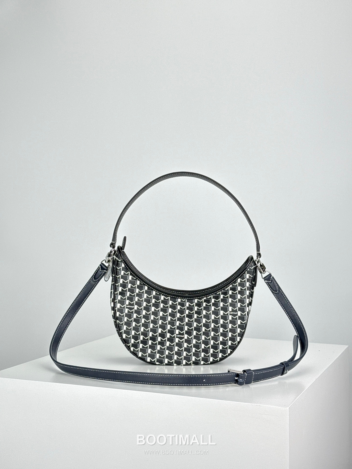 MOYNAT Moon Bag 모이나 문백 호보백 25cm 2