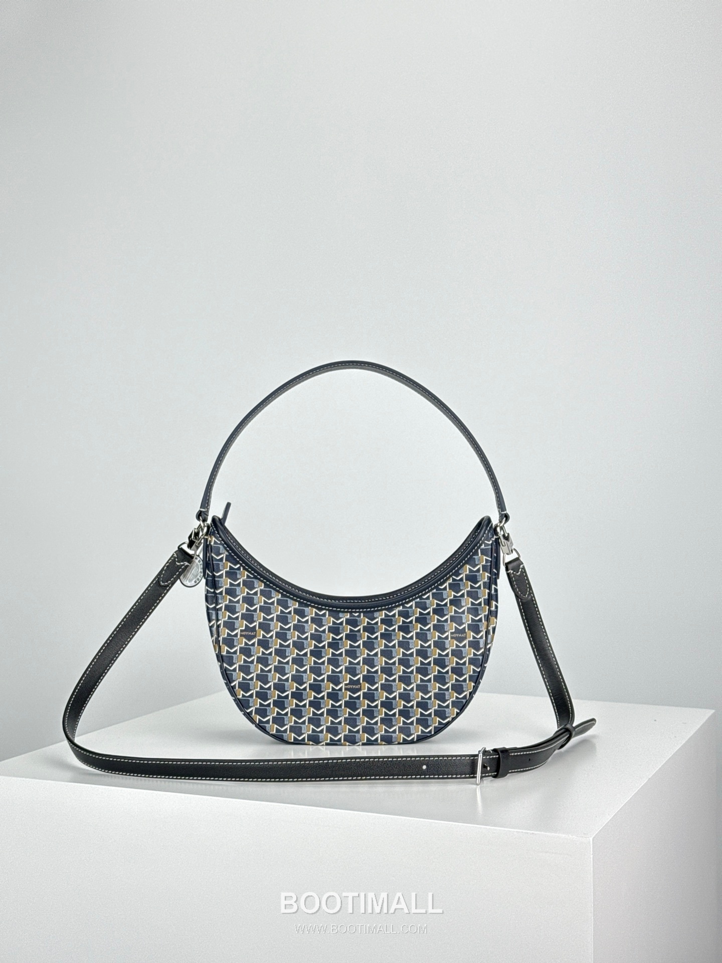 MOYNAT Moon Bag 모이나 문백 호보백 25cm 2