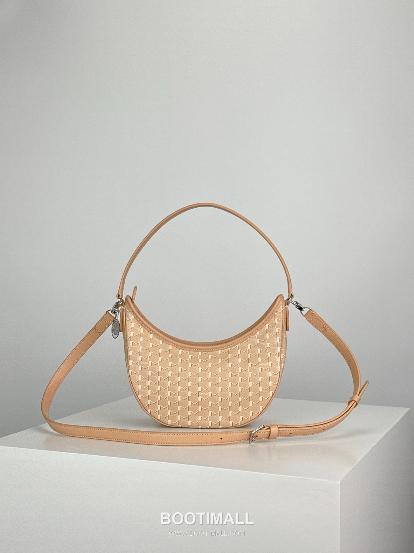 MOYNAT Moon Bag 모이나 문백 호보백 25cm 2