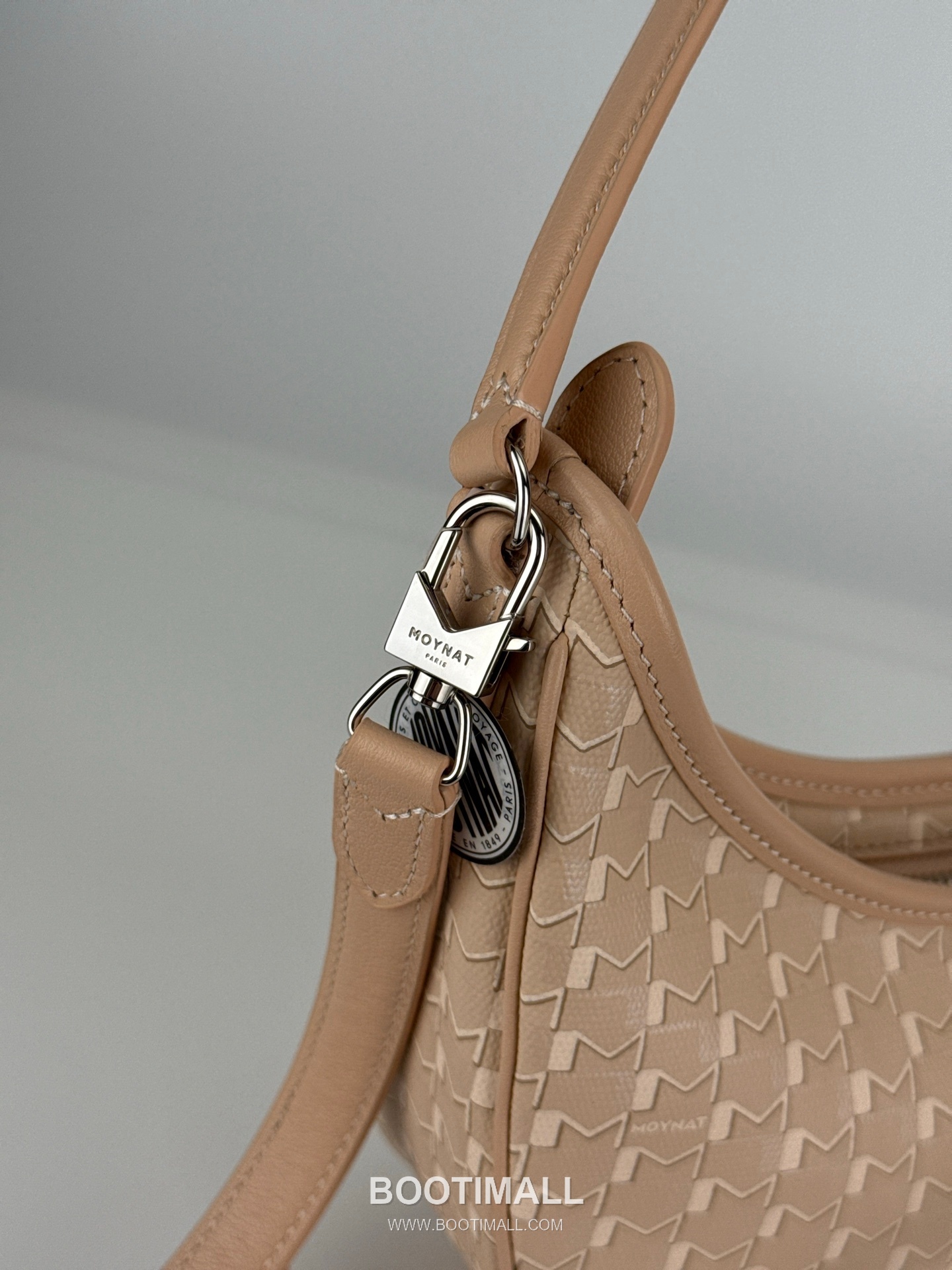 MOYNAT Moon Bag 모이나 문백 호보백 25cm 10