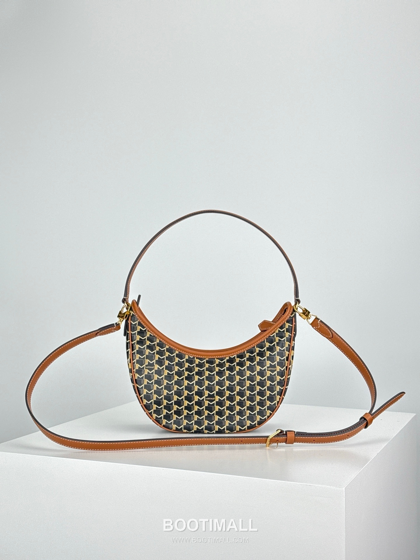 MOYNAT Moon Bag 모이나 문백 호보백 25cm 2