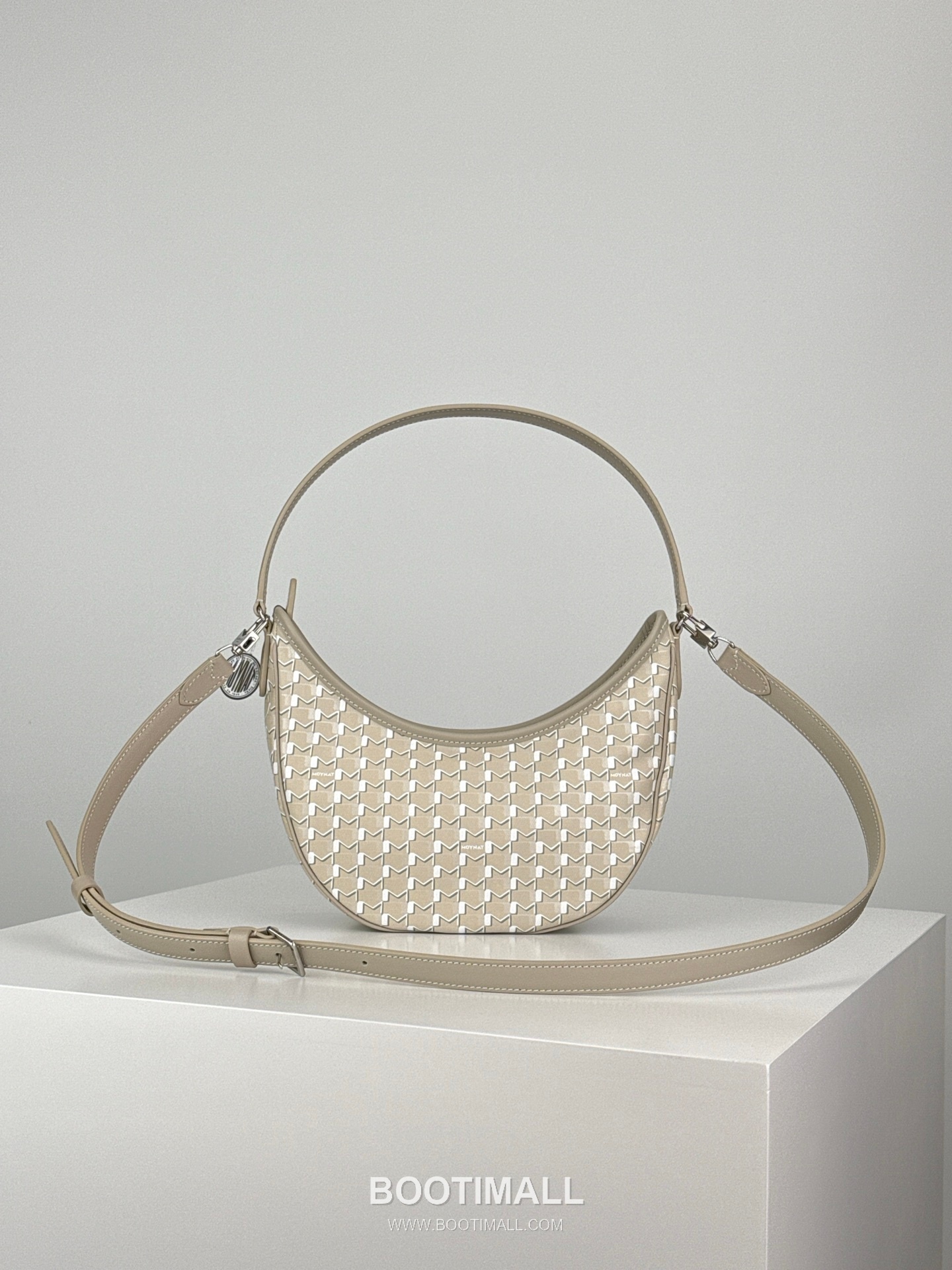 MOYNAT Moon Bag 모이나 문백 호보백 25cm 2