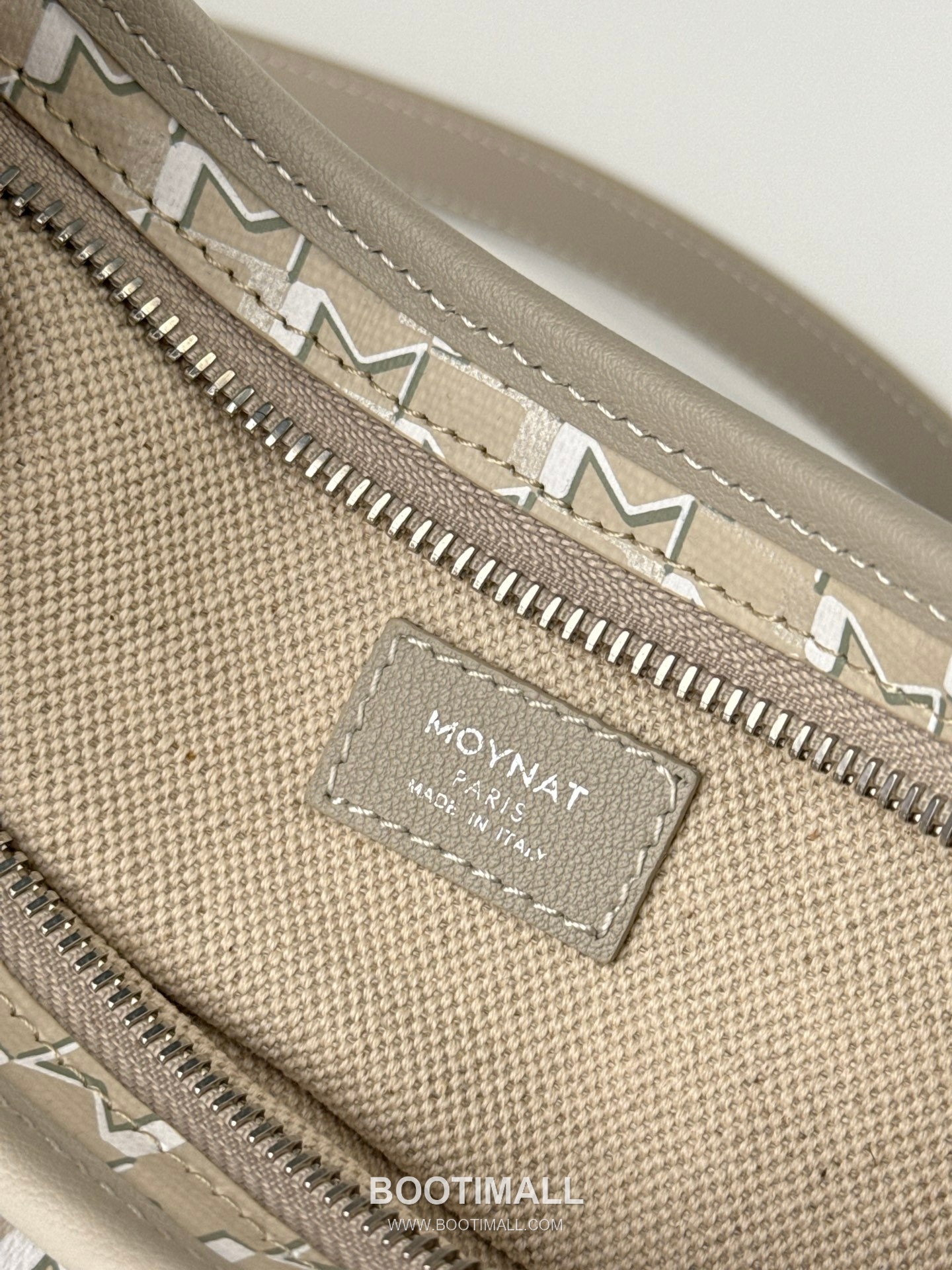 MOYNAT Moon Bag 모이나 문백 호보백 25cm 10