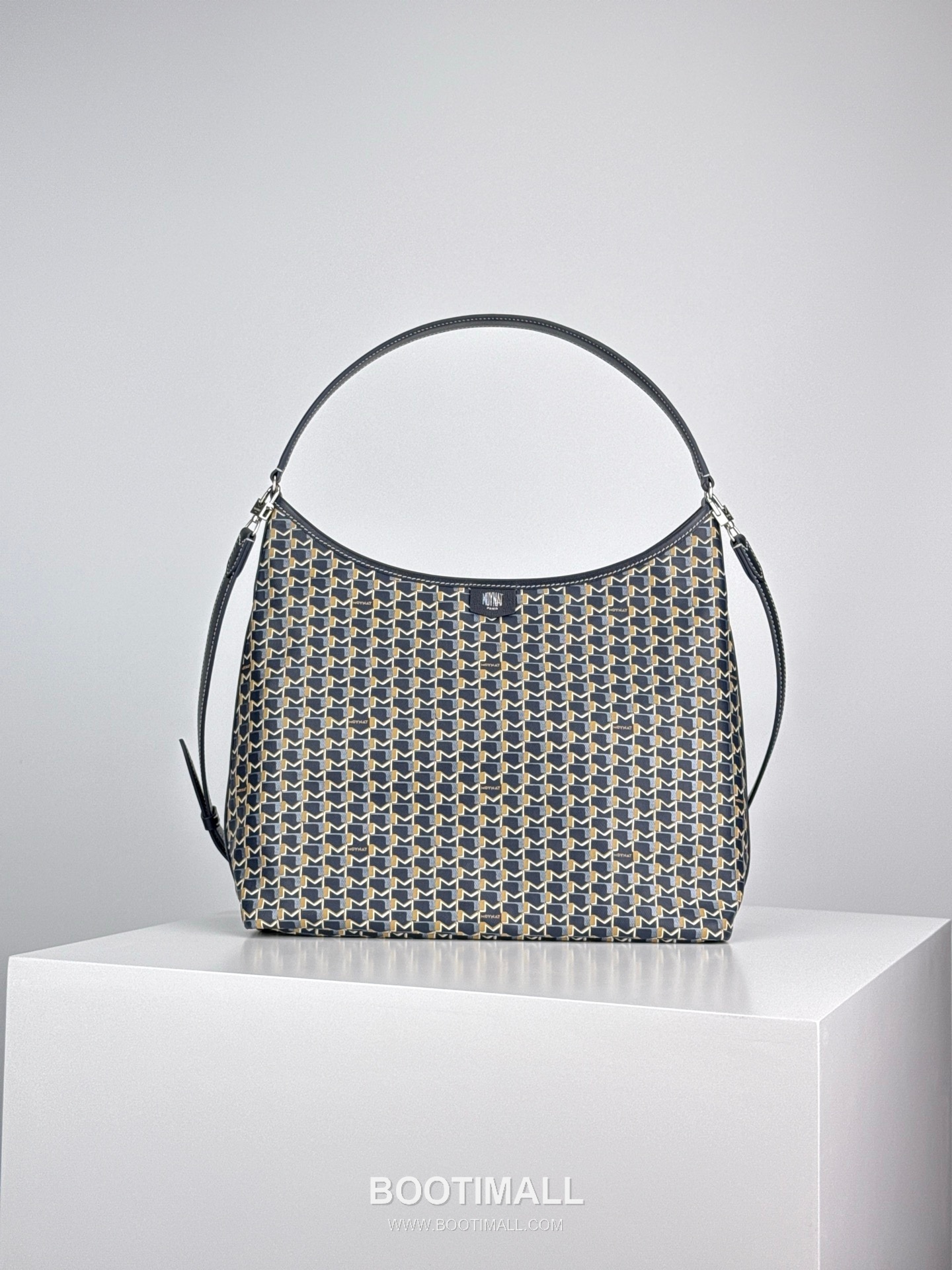 MOYNAT M Canvas Hobo Bag 모이나 M 캔버스 호보백 32cm 1