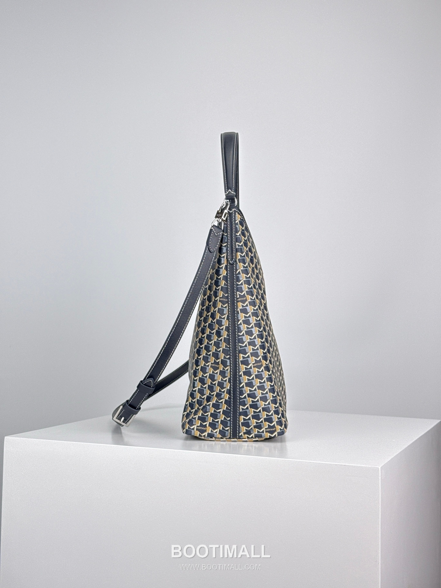 MOYNAT M Canvas Hobo Bag 모이나 M 캔버스 호보백 32cm 4