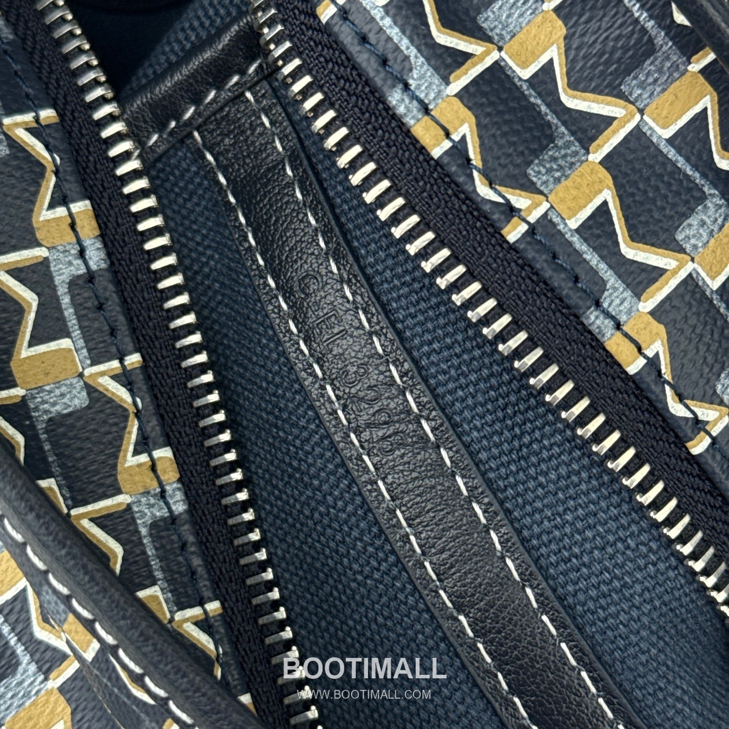 MOYNAT M Canvas Hobo Bag 모이나 M 캔버스 호보백 32cm 8