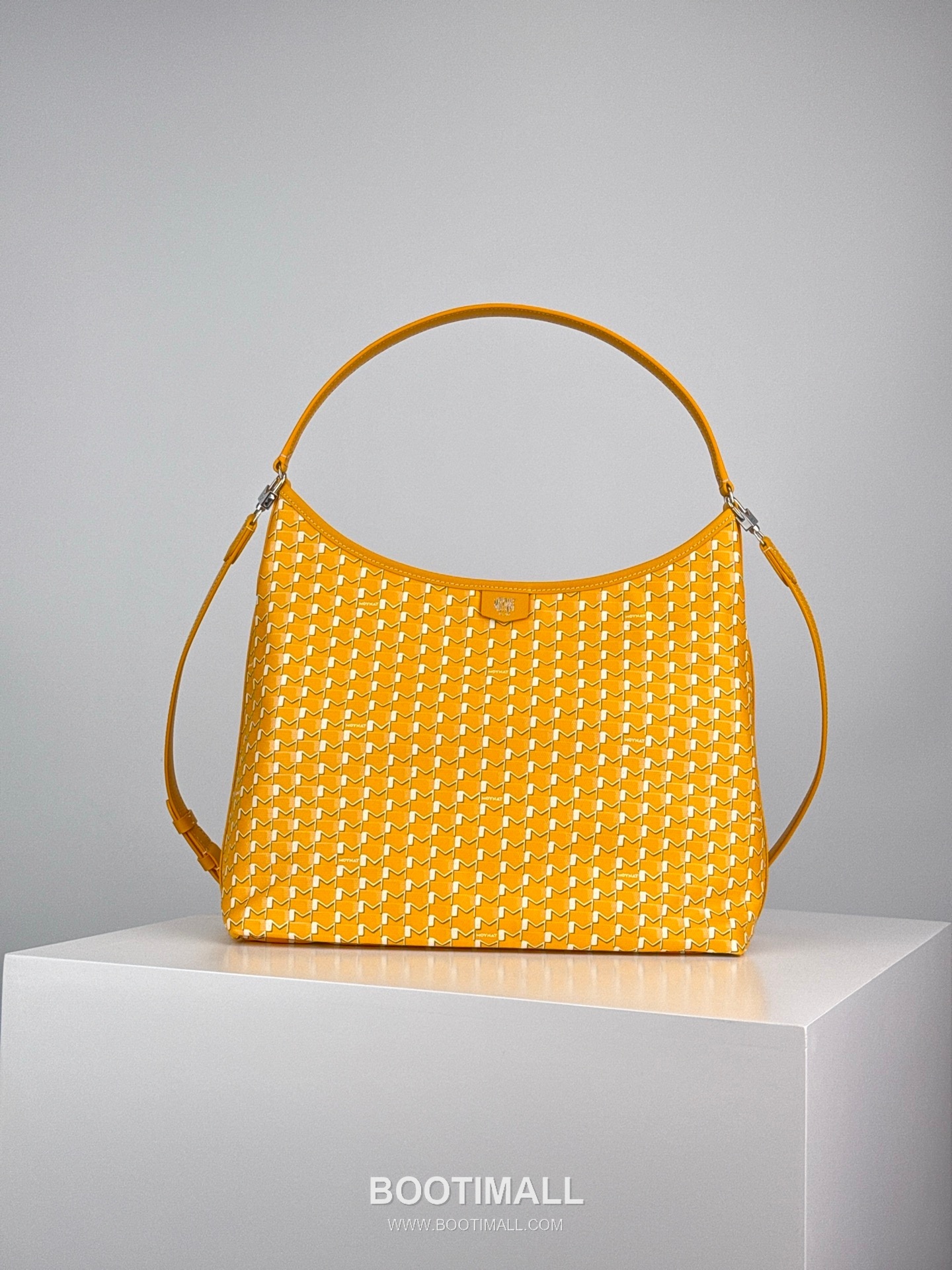 MOYNAT M Canvas Hobo Bag 모이나 M 캔버스 호보백 32cm 1