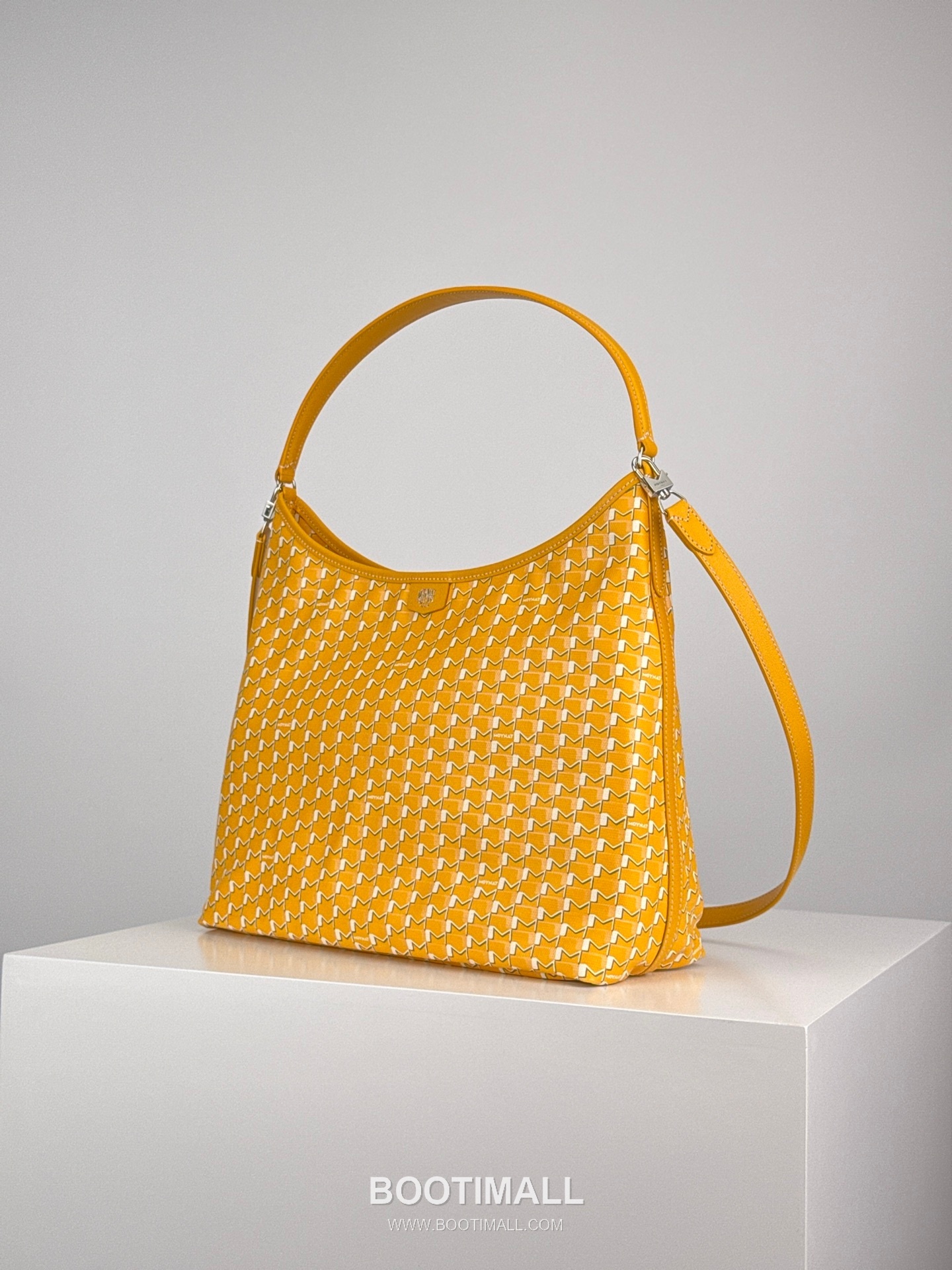 MOYNAT M Canvas Hobo Bag 모이나 M 캔버스 호보백 32cm 3