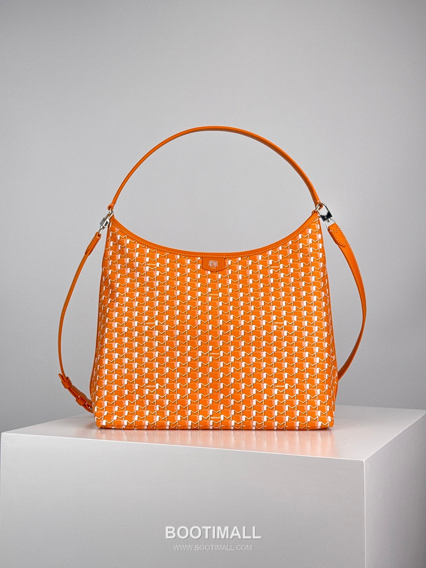 MOYNAT M Canvas Hobo Bag 모이나 M 캔버스 호보백 32cm 1