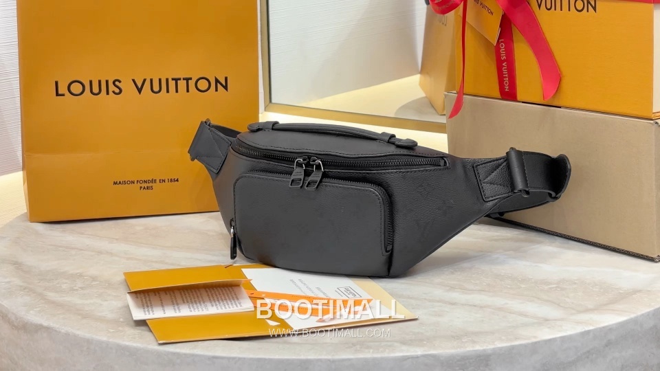Louis Vuitton Rush Monogram Midnight Coated Canvas Black Belt Bag 루이비통 러쉬 모노그램 미드나이트 코팅 캔버스 블랙 벨트백 30cm 1