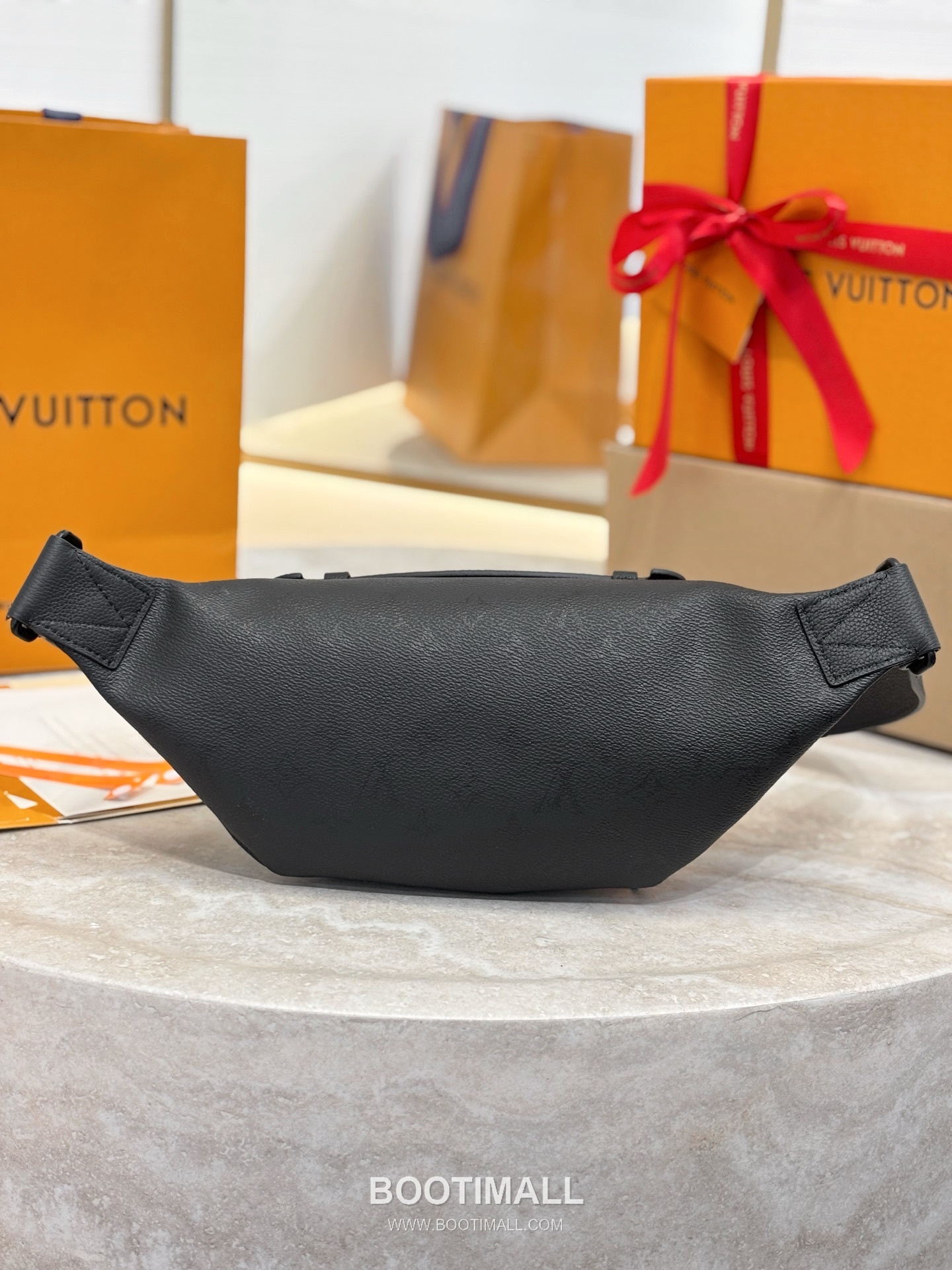 Louis Vuitton Rush Monogram Midnight Coated Canvas Black Belt Bag 루이비통 러쉬 모노그램 미드나이트 코팅 캔버스 블랙 벨트백 30cm 4