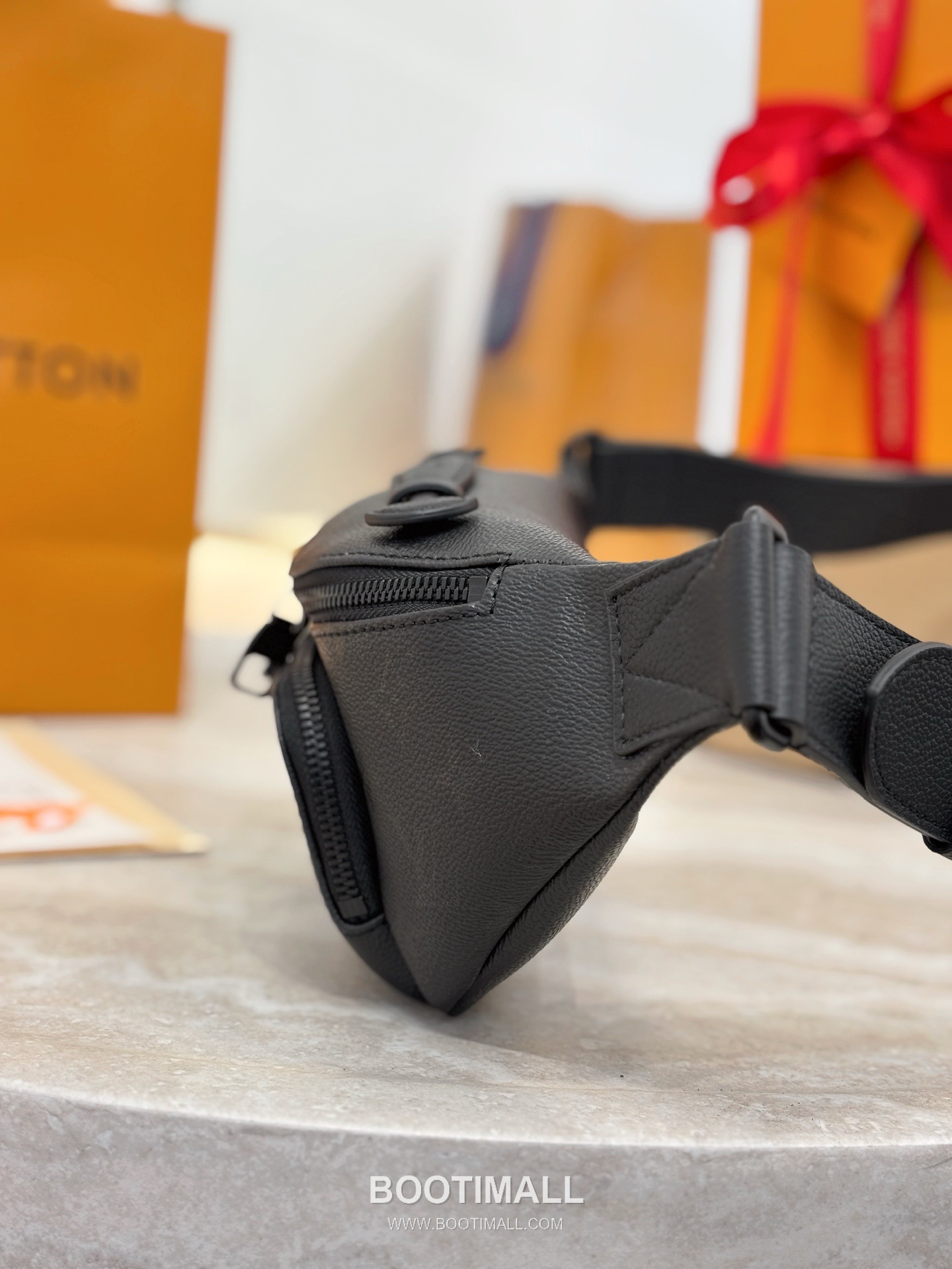 Louis Vuitton Rush Monogram Midnight Coated Canvas Black Belt Bag 루이비통 러쉬 모노그램 미드나이트 코팅 캔버스 블랙 벨트백 30cm 6